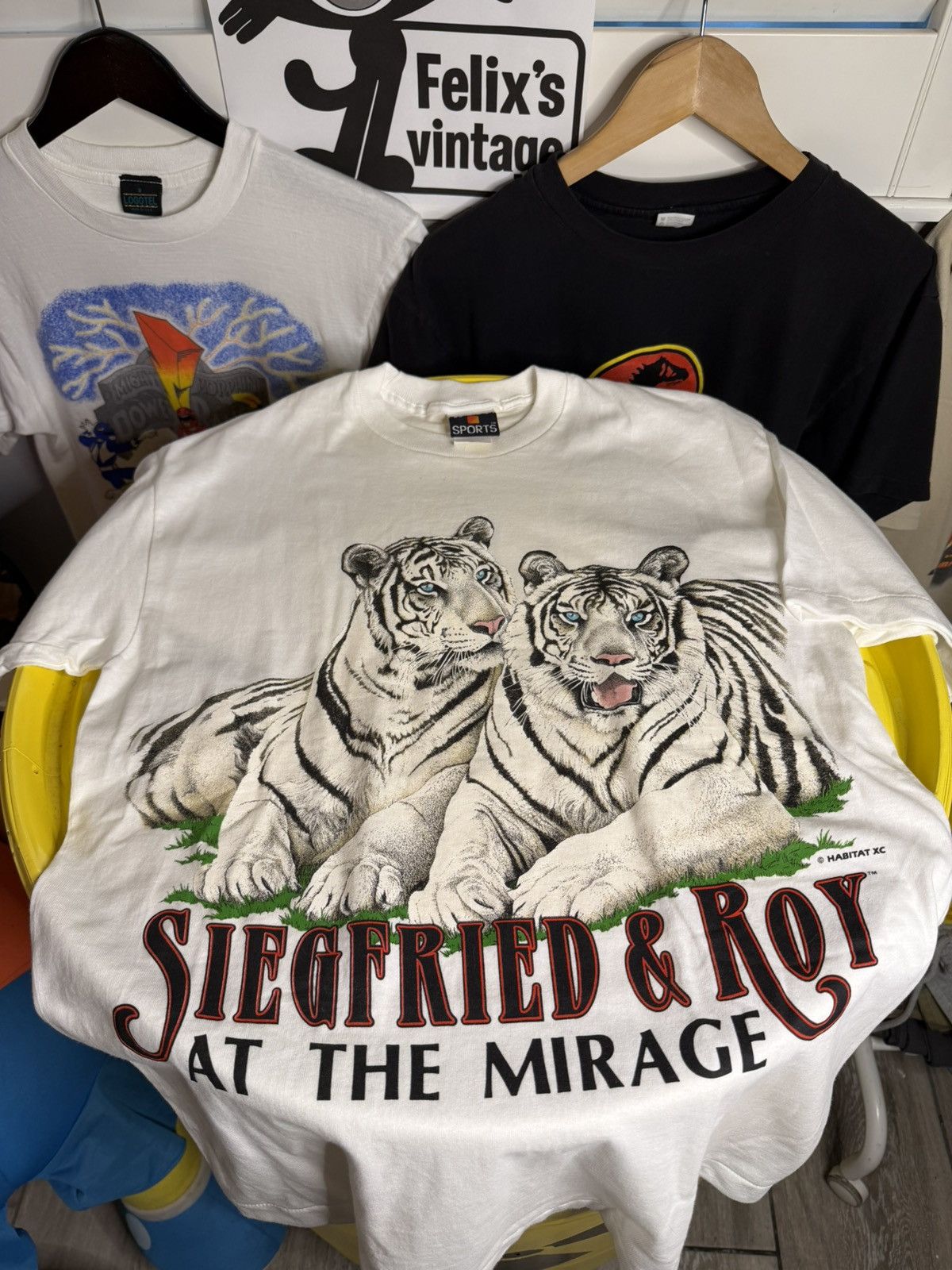 Vintage 1980s single stitch white tiger T-shirt Size US M / EU 48-50 / 2 - 1 Thumbnail