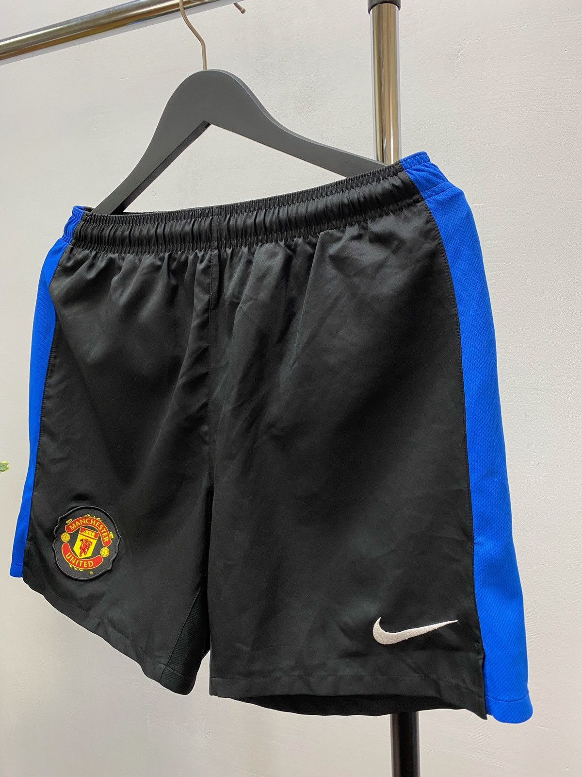 Nike × Vintage Vintage Y2K Nike Manchester United Football Soccer Shorts Size US 30 / EU 46 - 2 Thumbnail