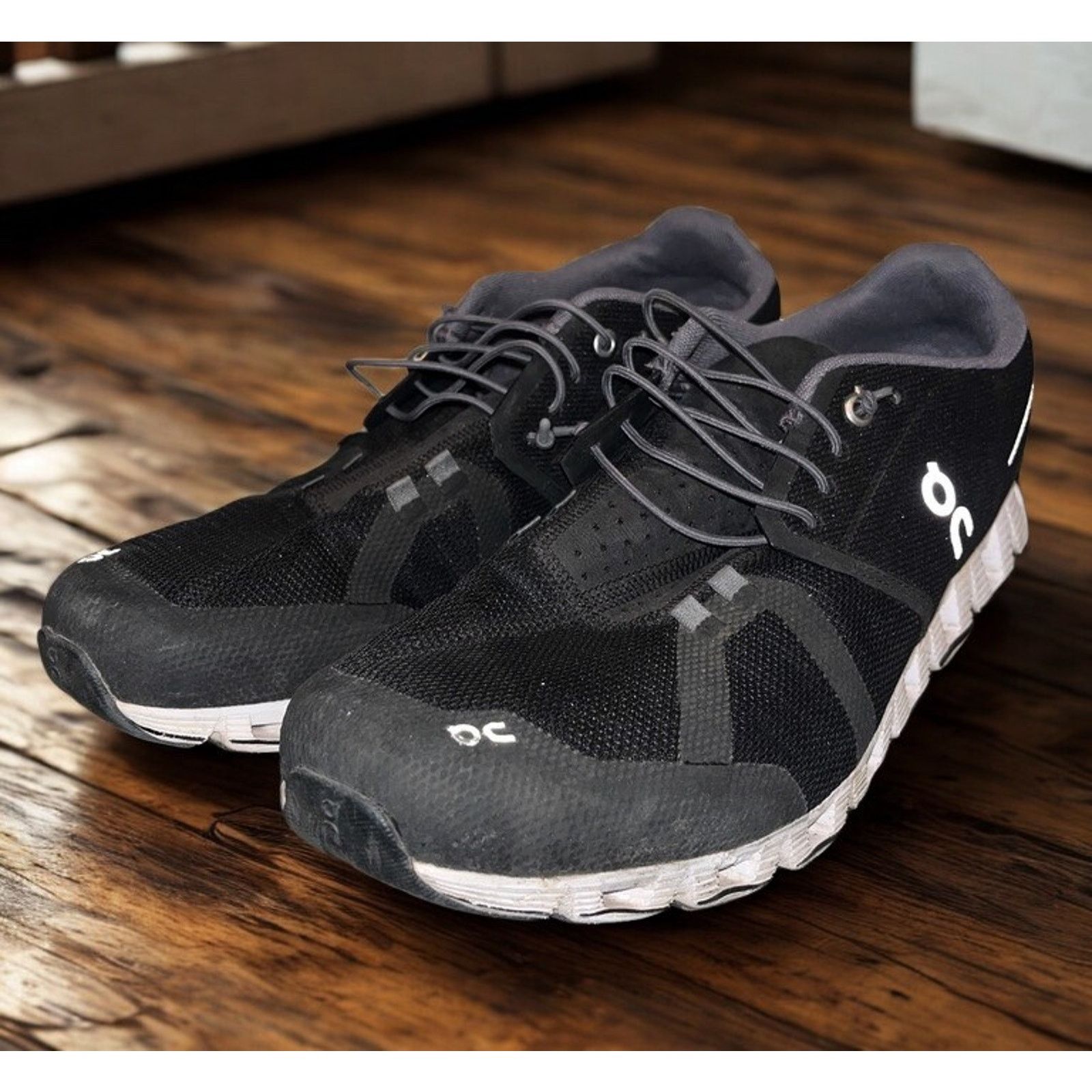 On On Cloud 5 Running Shoes Men’s 11.5 Black White Sneakers EUC Size US 11.5 / EU 44-45 - 2 Thumbnail