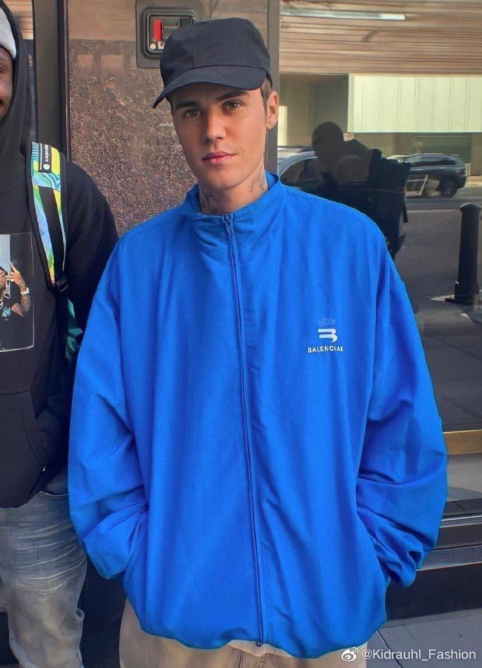 Balenciaga Balenciaga FW21 Sporty B embroidered logo nylon jacket 2502 Size US M / EU 48-50 / 2 - 9 Thumbnail