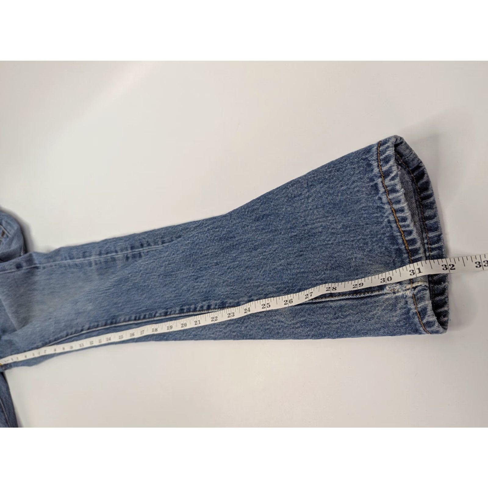 Levi's VINTAGE Levis Jeans 501 Straight Levi's 501 Series Mens 29X32 Button Fly Medium Wash Denim 100% Cotton Blue Regular Inseam 32 Size US 29 - 7 Thumbnail