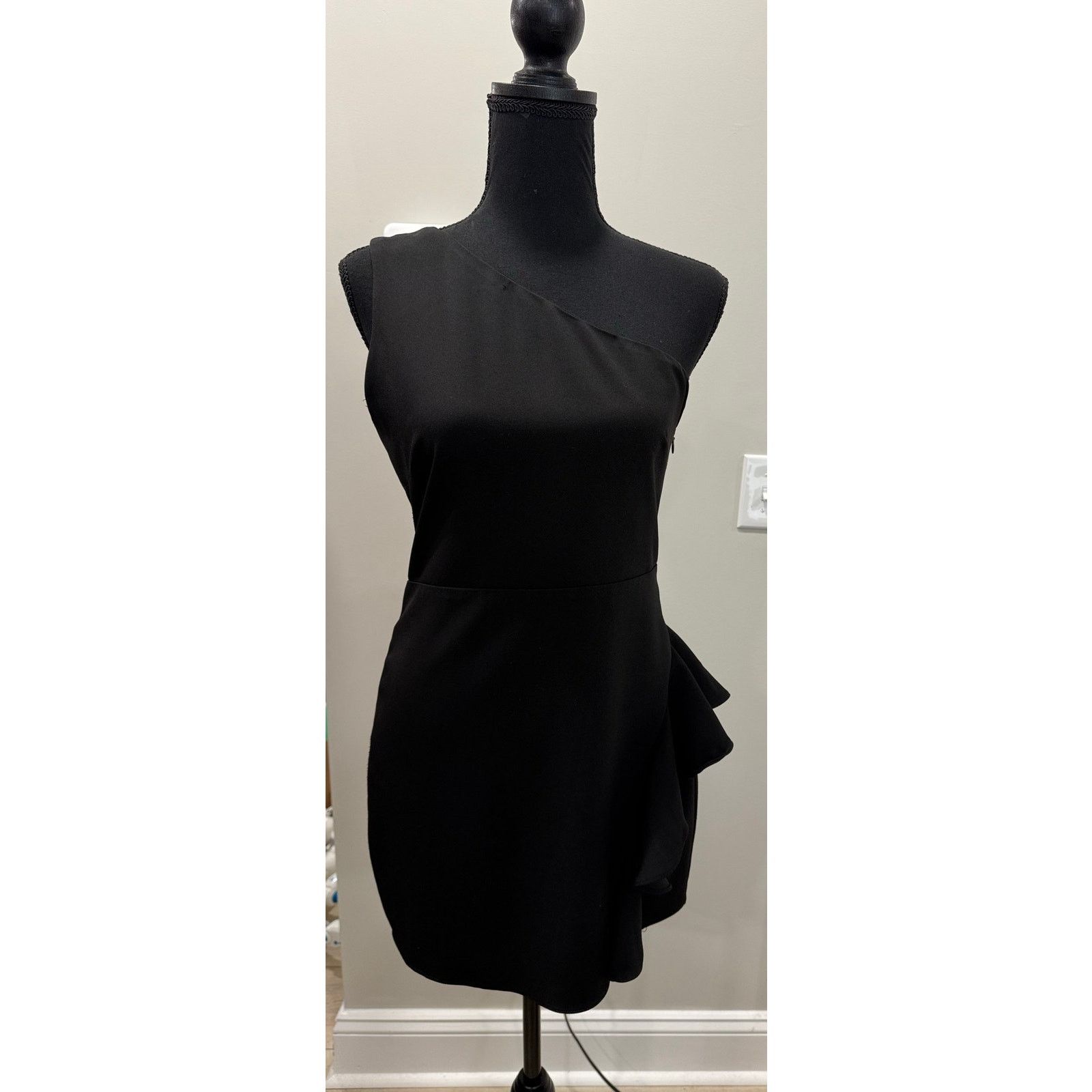Other Lovers + Friends Black One Shoulder Ruffle Mini Dress Small Size S / US 4 / IT 40 - 2 Thumbnail