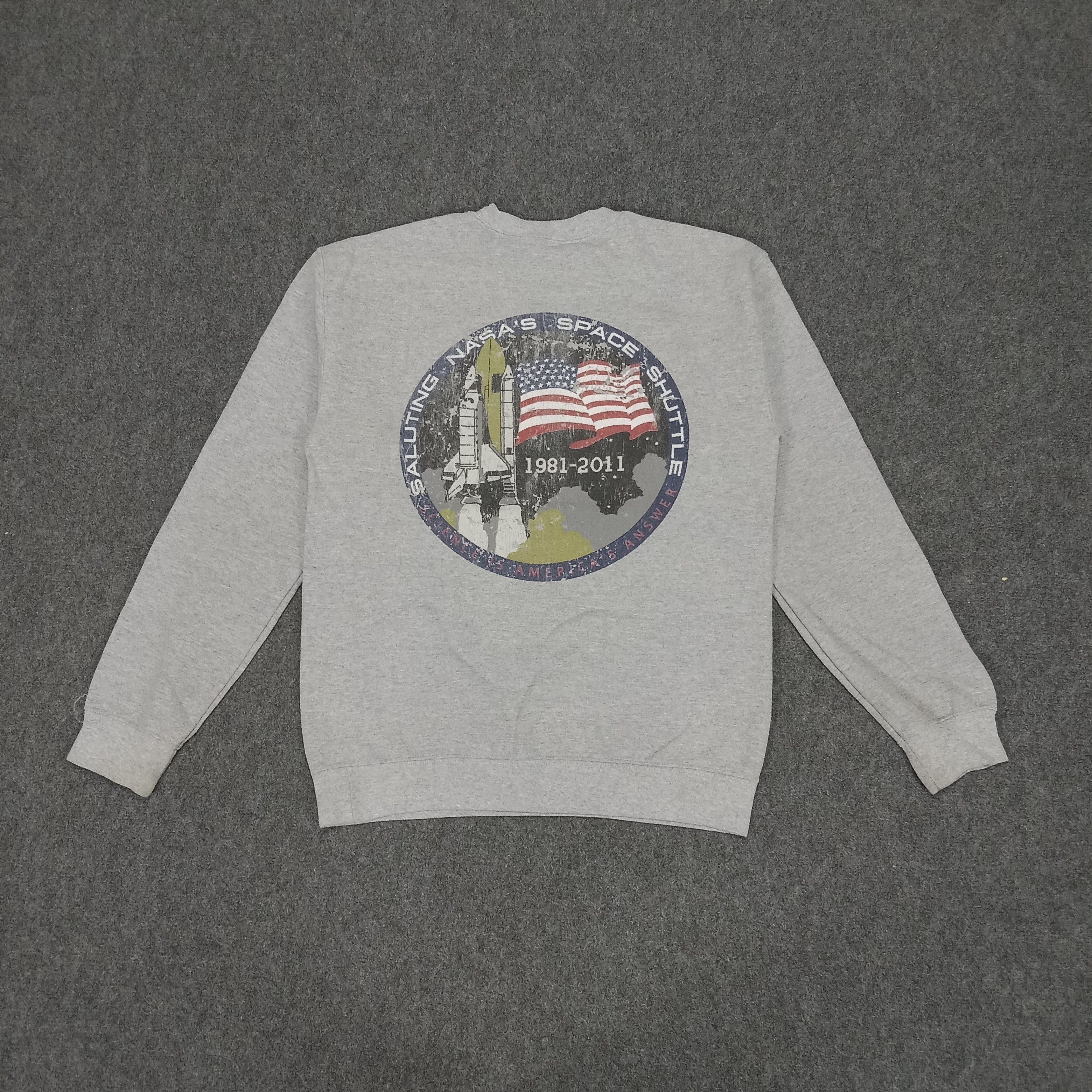 NASA × Vintage Saluting Nasa's Space Shuttle Sweatshirt Size US S / EU 44-46 / 1 - 1 Thumbnail