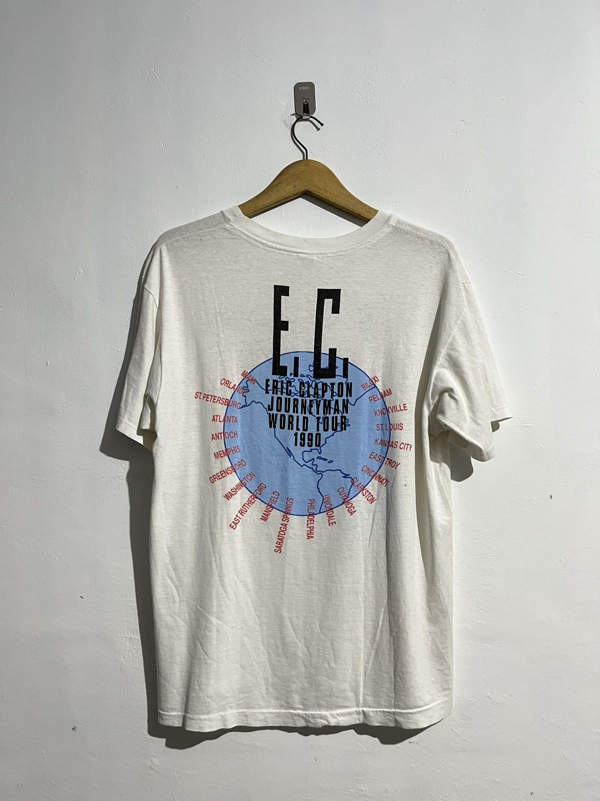 Vintage Rare eric clapton journey man album tour 1990 tshirt Size US XL / EU 56 / 4 - 2 Thumbnail
