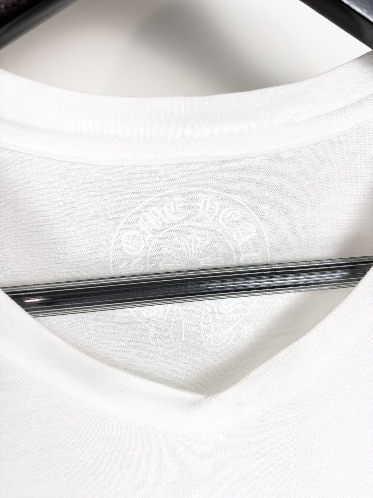 Chrome Hearts Chrome Hearts Vintage Fleur Logo Vneck Tshirt White Size US S / EU 44-46 / 1 - 4 Thumbnail