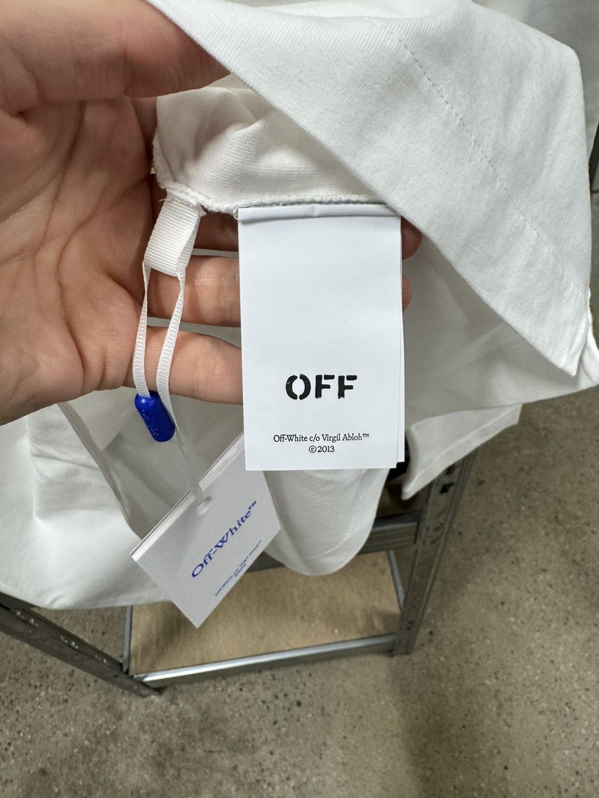 Off-White Off-white Scratch Tab T-shirt NEW 550$ Size US L / EU 52-54 / 3 - 5 Thumbnail