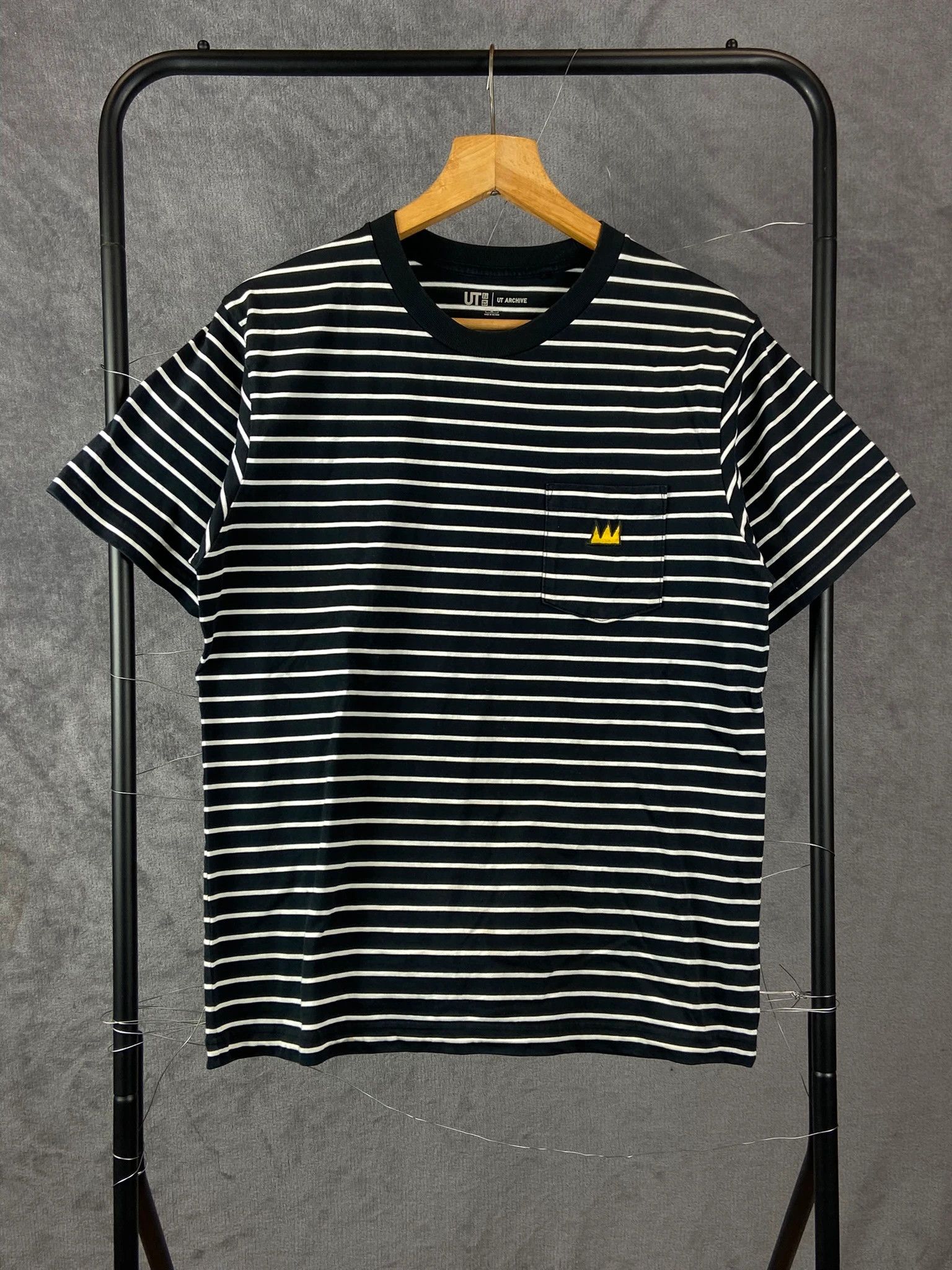 Uniqlo UNIQLO (Uniclo) Black Tee / Clean Minimal Basic (M) Size US M / EU 48-50 / 2 - 1 Thumbnail