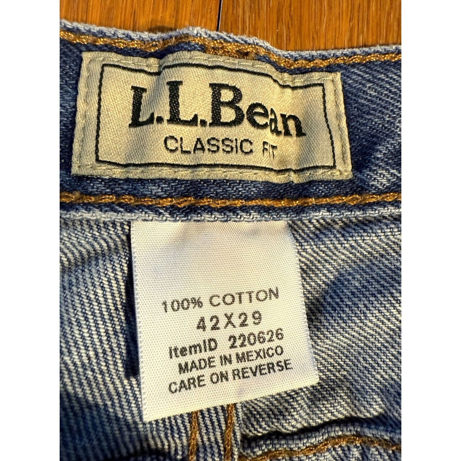 Vintage Item Specifications: Material: 100% Wool Size US 42 / EU 58 - 6 Thumbnail