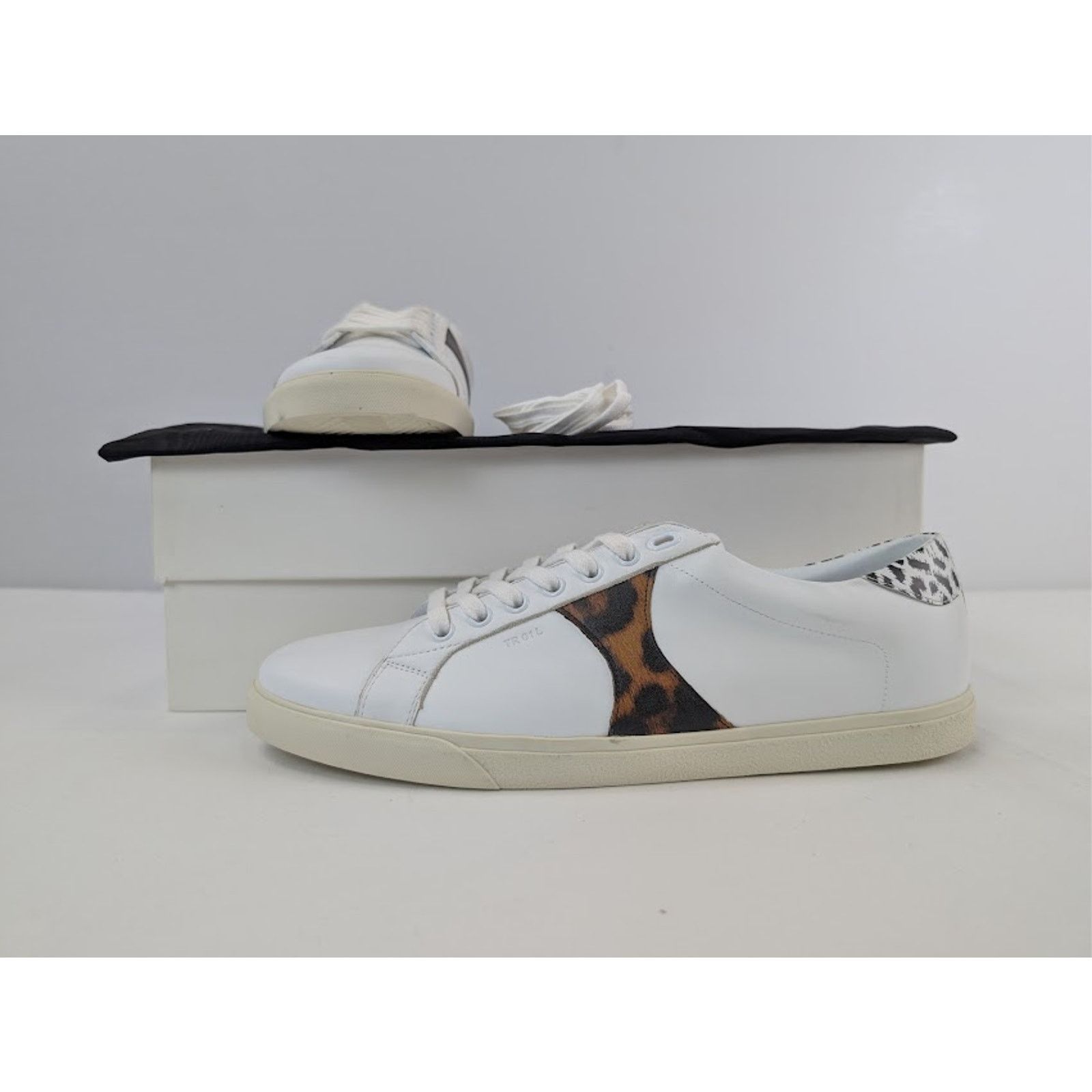 Celine o1rshd1 Smooth Leather Low Top Sneakers in White / Brown Size US 8 / EU 41 - 19 Thumbnail