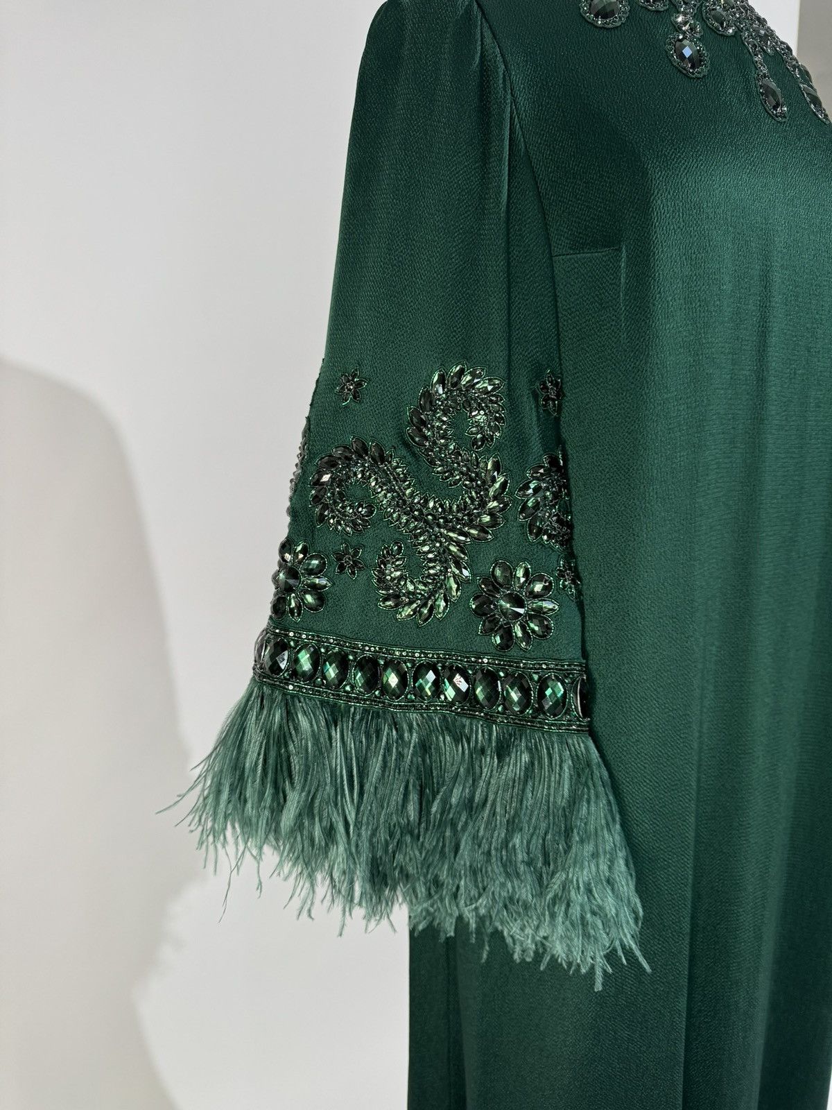 Other US 8 Andrew GN Crystal-Embellished Feather-Trim Gown Size M / US 6-8 / IT 42-44 - 5 Thumbnail