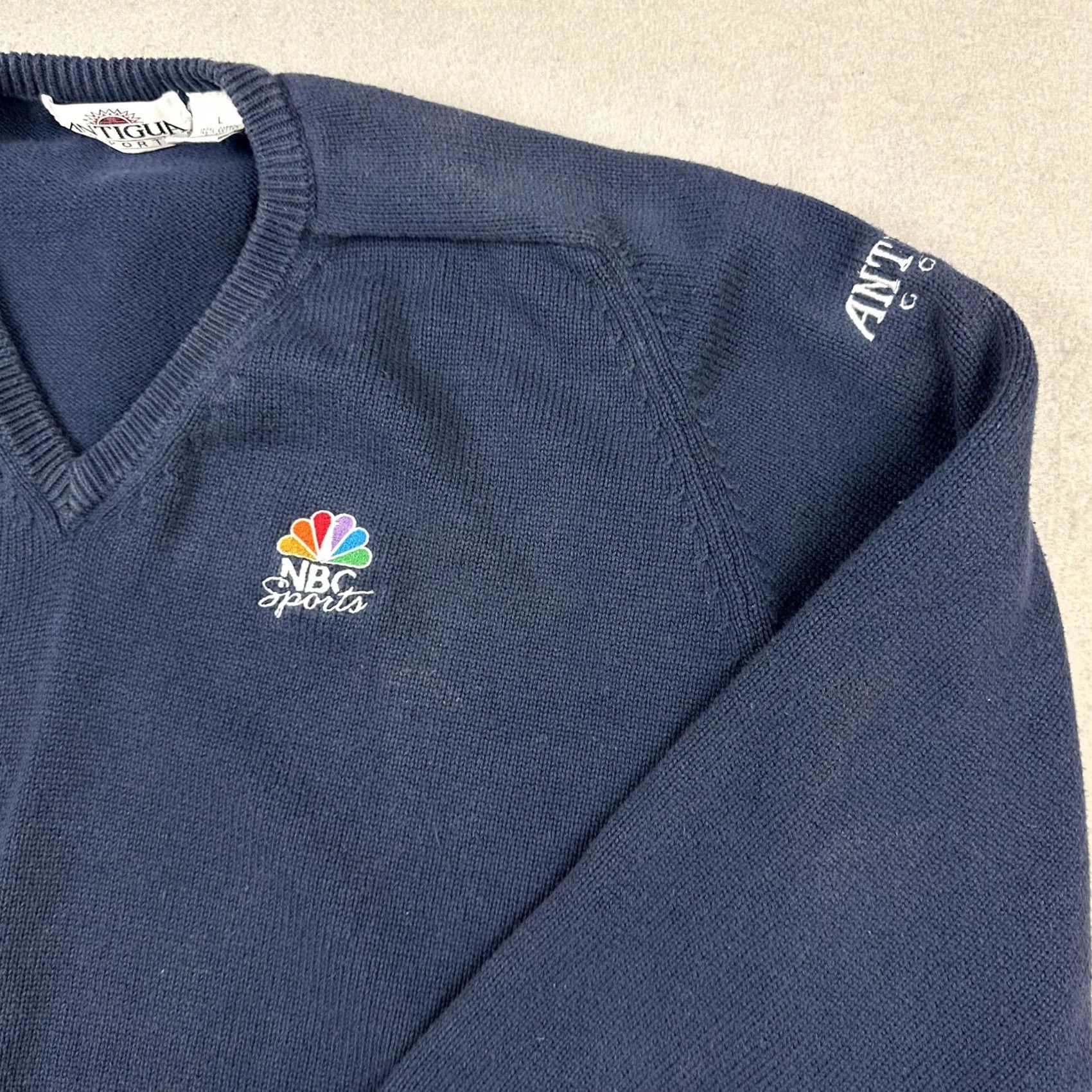 Vintage VINTAGE Antigua Sport Sweater Men L Blue V Neck Pullover NBC Sports Golf L Mens Pullover Knit Sweater Size US L / EU 52-54 / 3 - 4 Thumbnail
