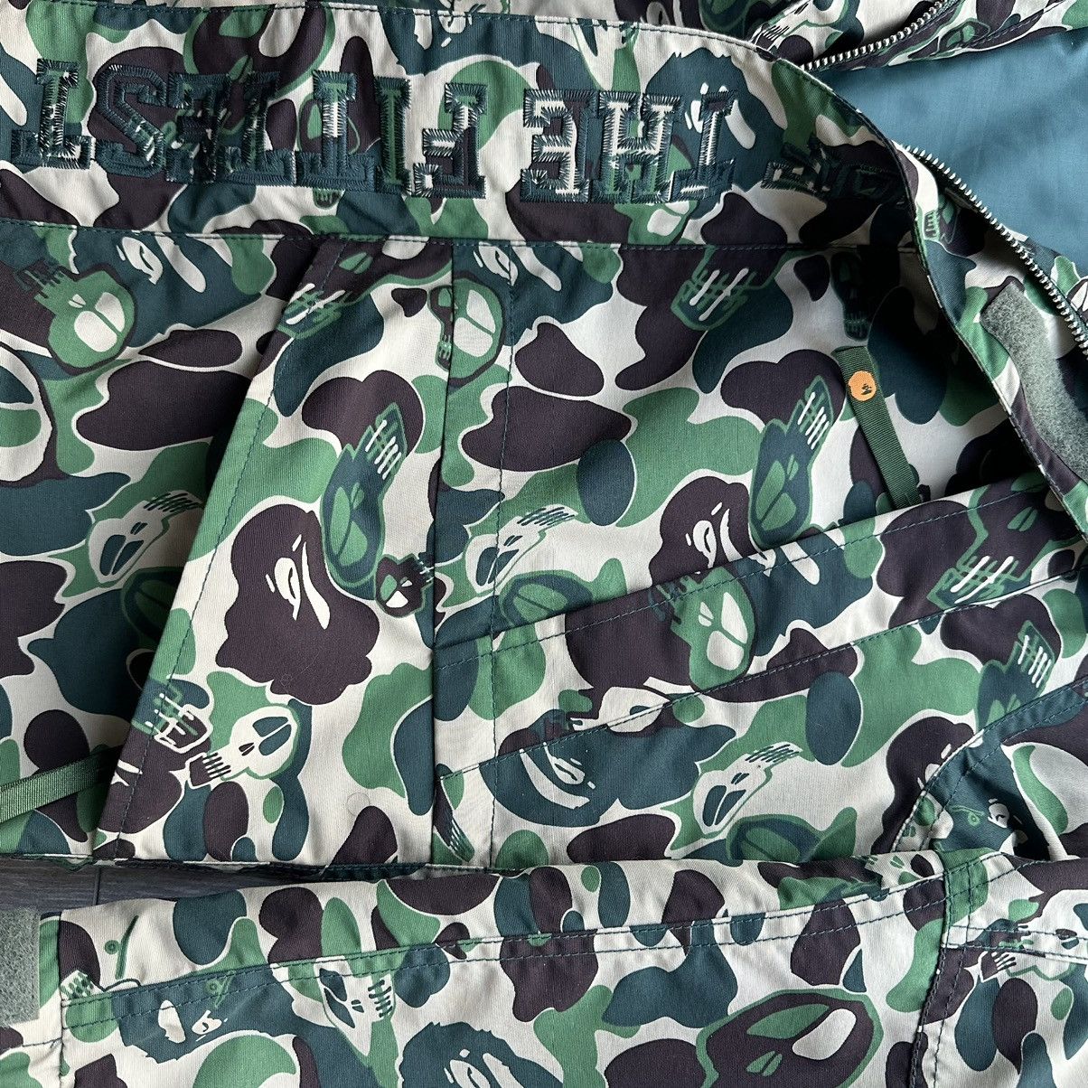 Bape × Stussy Skull camo snowboard jacket Size US S / EU 44-46 / 1 - 3 Thumbnail