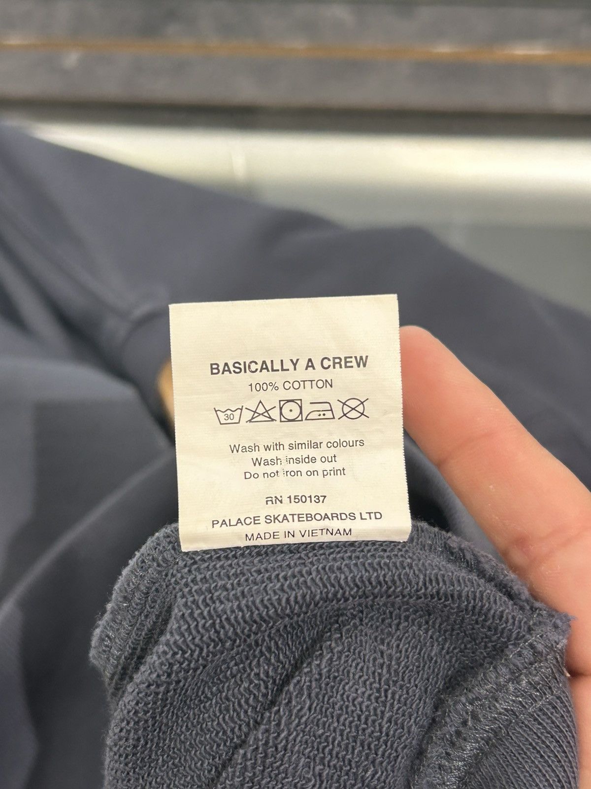 Palace Palace basically A crew navy crewneck Size US M / EU 48-50 / 2 - 7 Thumbnail