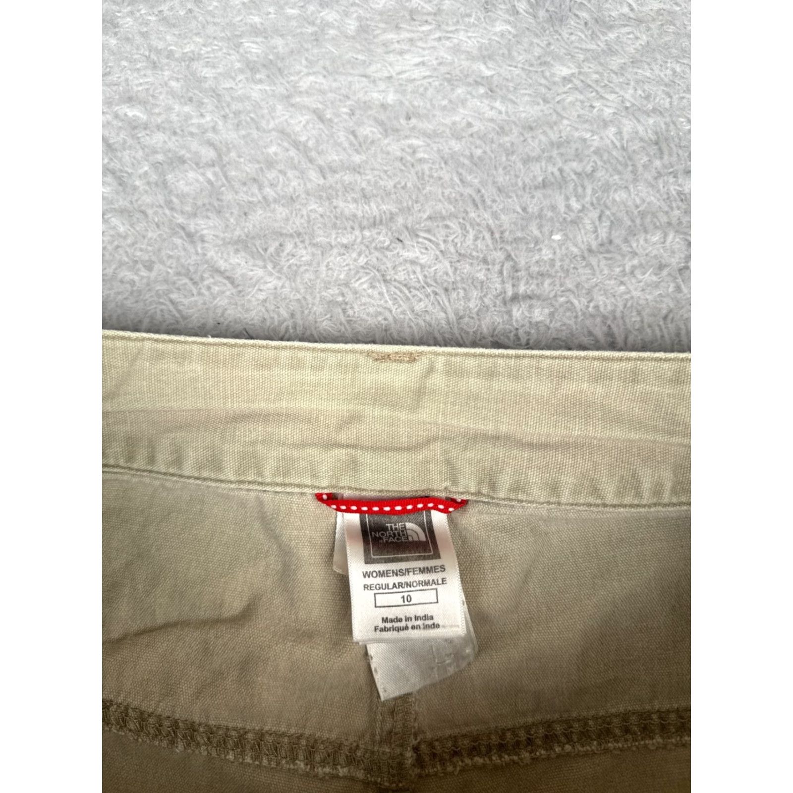 The North Face The North Face Shorts Women 10 Beige 100% Cotton Cargo Hiking Fishing 31x6 Size 32" / US 10 / IT 46 - 7 Thumbnail