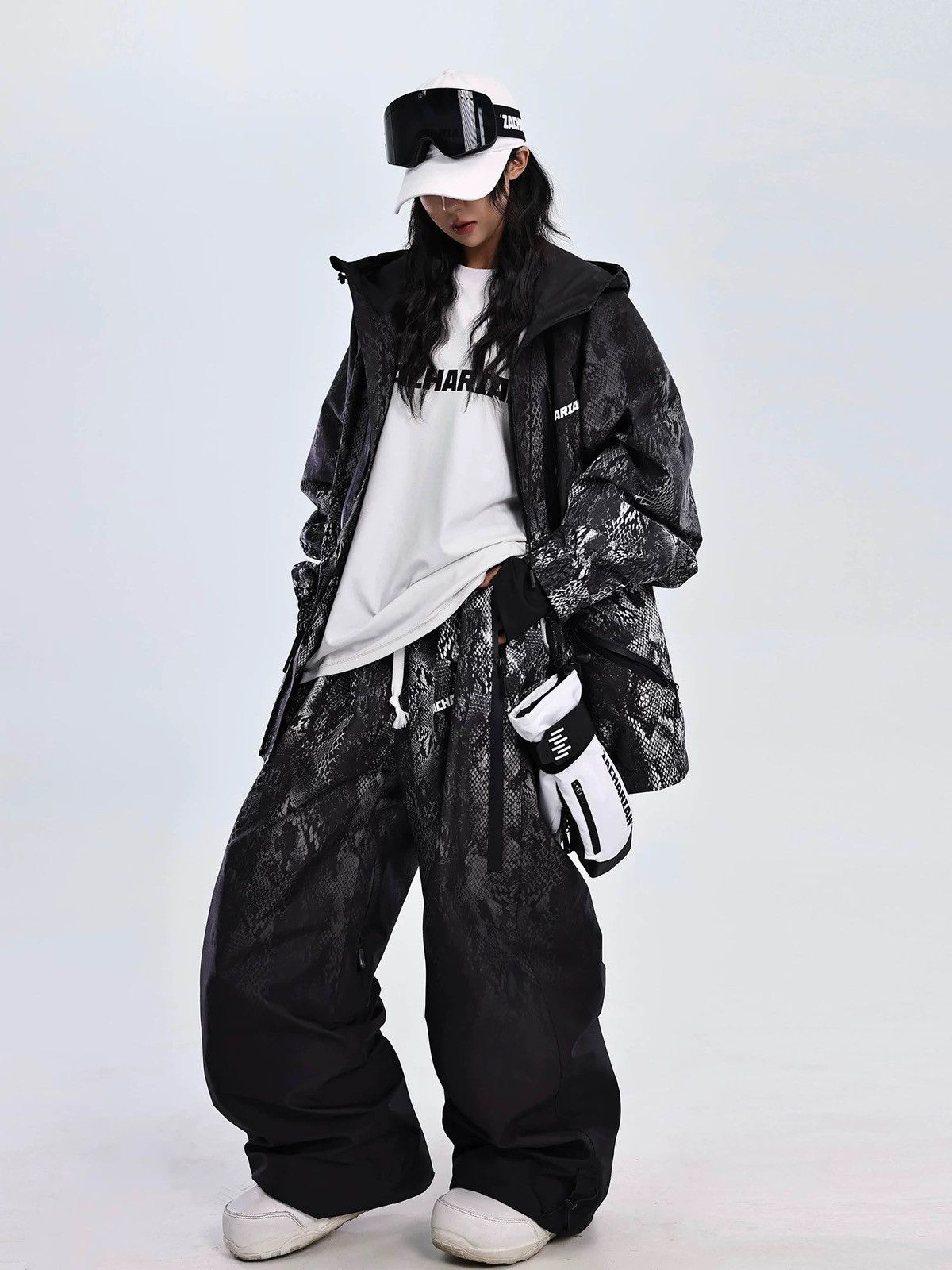 Other Black Belly Silver Snake Gradient Outdoor Windproof Ski Suit Size US 32 / EU 48 - 2 Thumbnail