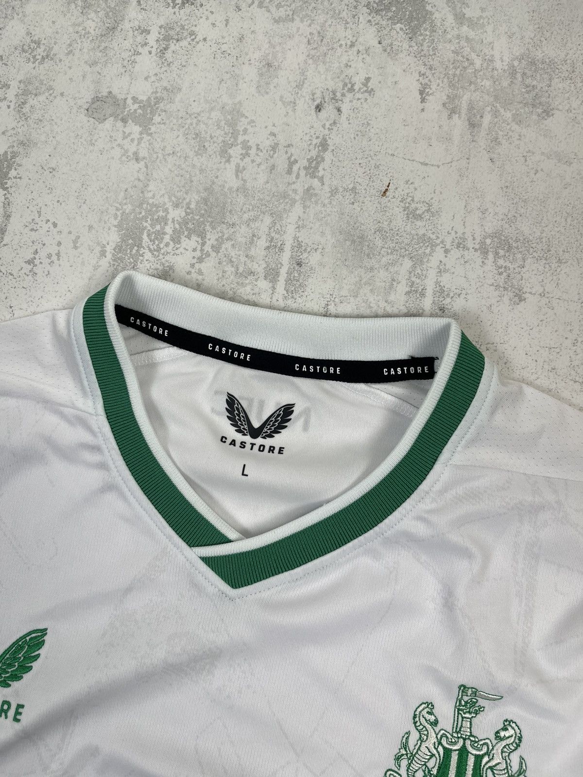 Castore 2022/23 Newcastle Utd Third Kit - White/Green "Saudi" Size US L / EU 52-54 / 3 - 5 Thumbnail