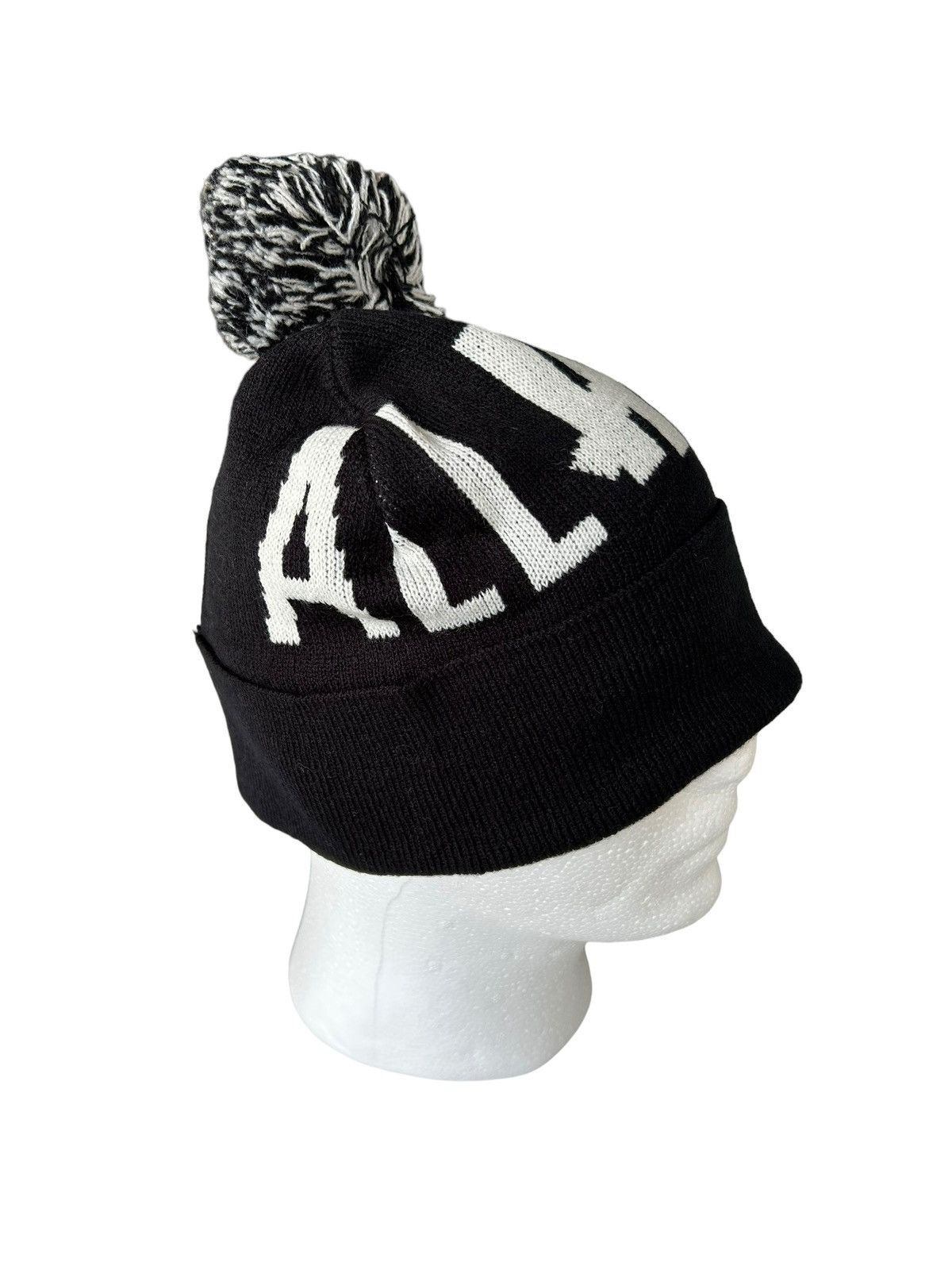 Undefeated UNDEFEATED UNDFTD Big Logo Beanie Hat🔥🔥 Size ONE SIZE - 3 Thumbnail