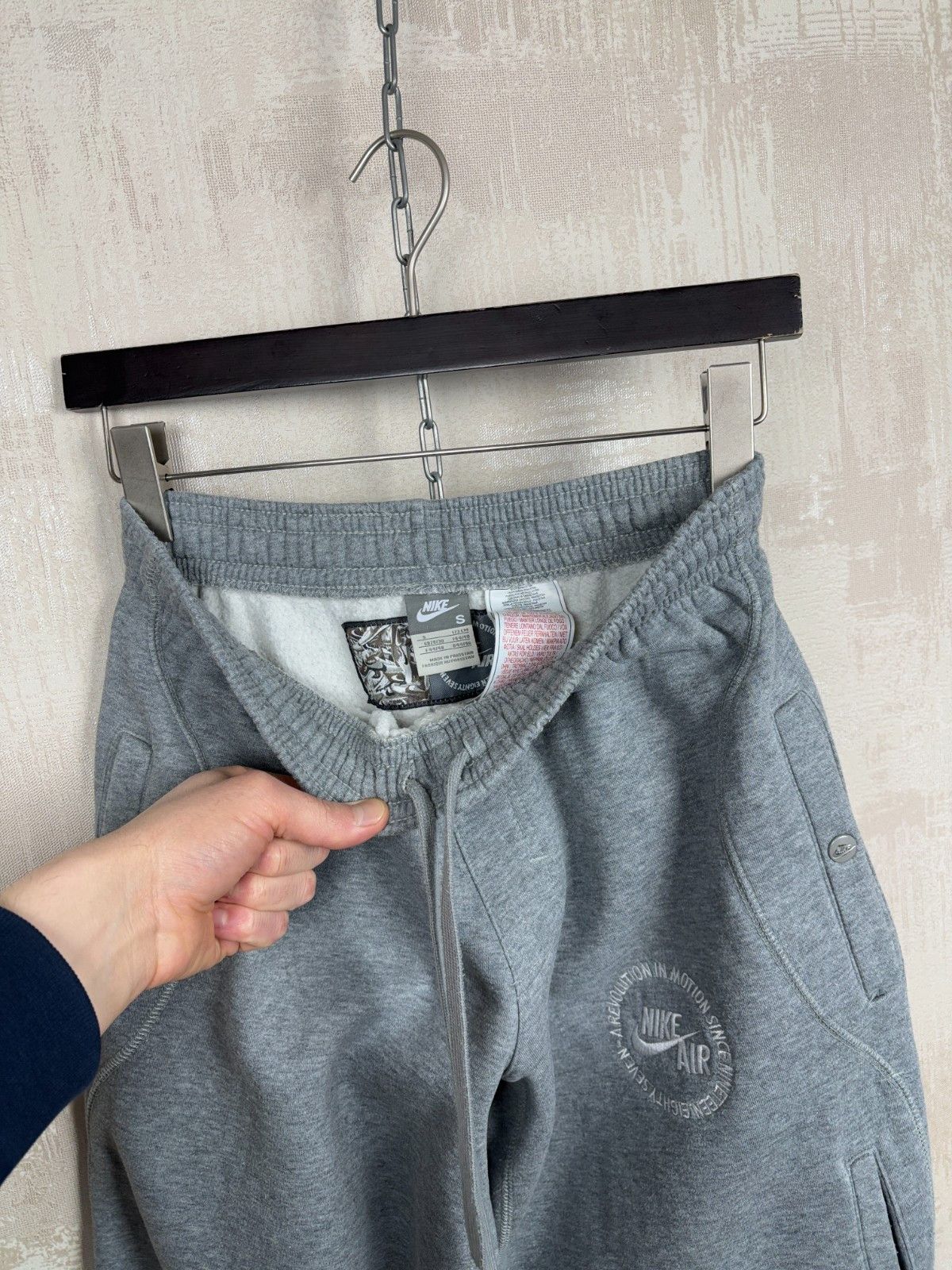 Nike Vintage Nike Air Logo Baggy Sweatpants Fleece US/UK 28-30 Size US 30 / EU 46 - 4 Thumbnail