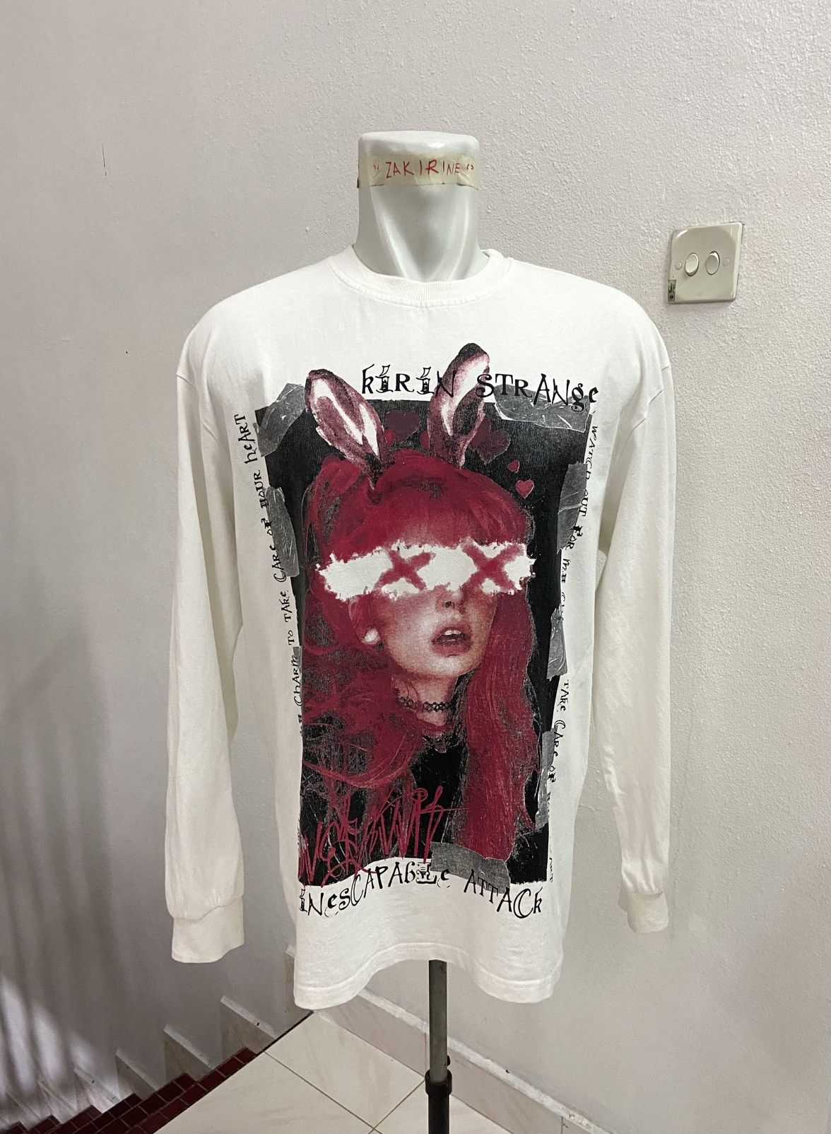 Other KIRIN STRANGE BUNNY GIRL GRAPHICS TEE Size US L / EU 52-54 / 3 - 1 Thumbnail
