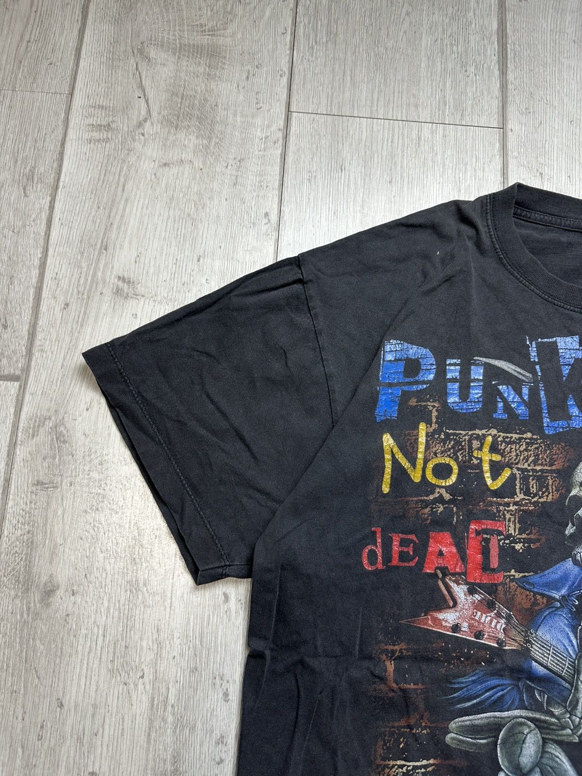Band Tees Vintage Punk’s Not Dead Band Rock Tee Size US M / EU 48-50 / 2 - 3 Thumbnail