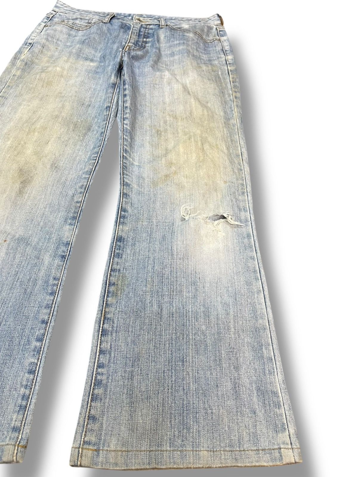 Beauty Beast × Jun Takahashi × Uniqlo Vintage Uniqlo Flare Faded Distressed Denim Size US 30 / EU 46 - 4 Thumbnail