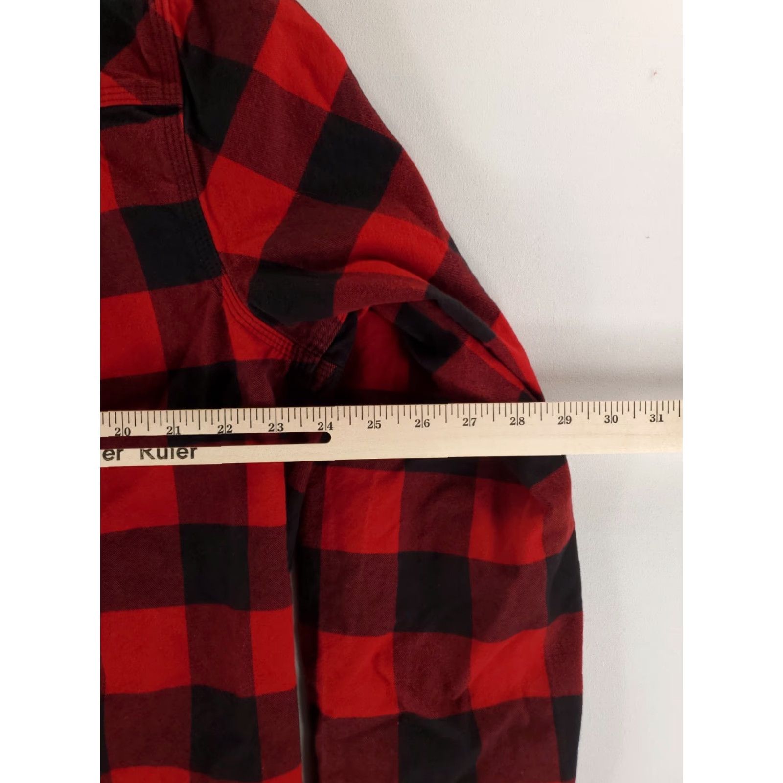 Vintage Milwaukee Gridiron Button Up Shirt Buffalo Check Flannel Red Black Mens XL Size US XL / EU 56 / 4 - 5 Thumbnail