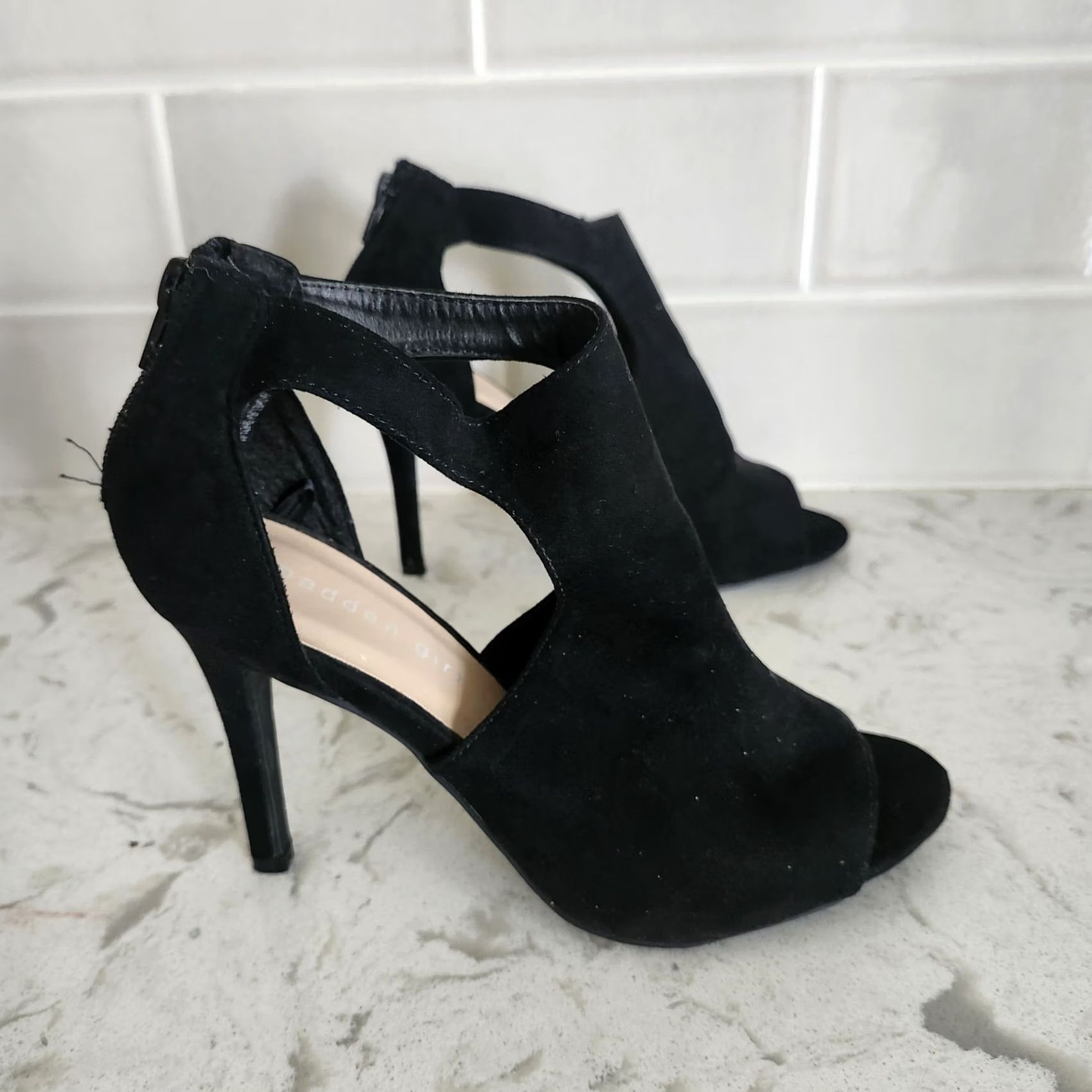 Vintage Madden Girl Black Suede Open Toe Zipper Back Heels - Size 7 - Women - Heel - Party/Cocktail, Casual, Formal - Black - Zipper - City, Business, Party Size US 7 / IT 37 - 4 Thumbnail
