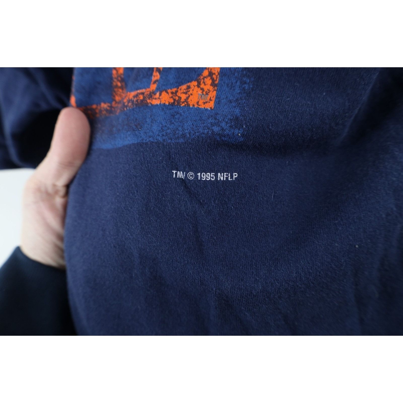 Vintage Vintage 90s Faded Spell Out Chicago Bears Football T-Shirt Size US XL / EU 56 / 4 - 7 Thumbnail