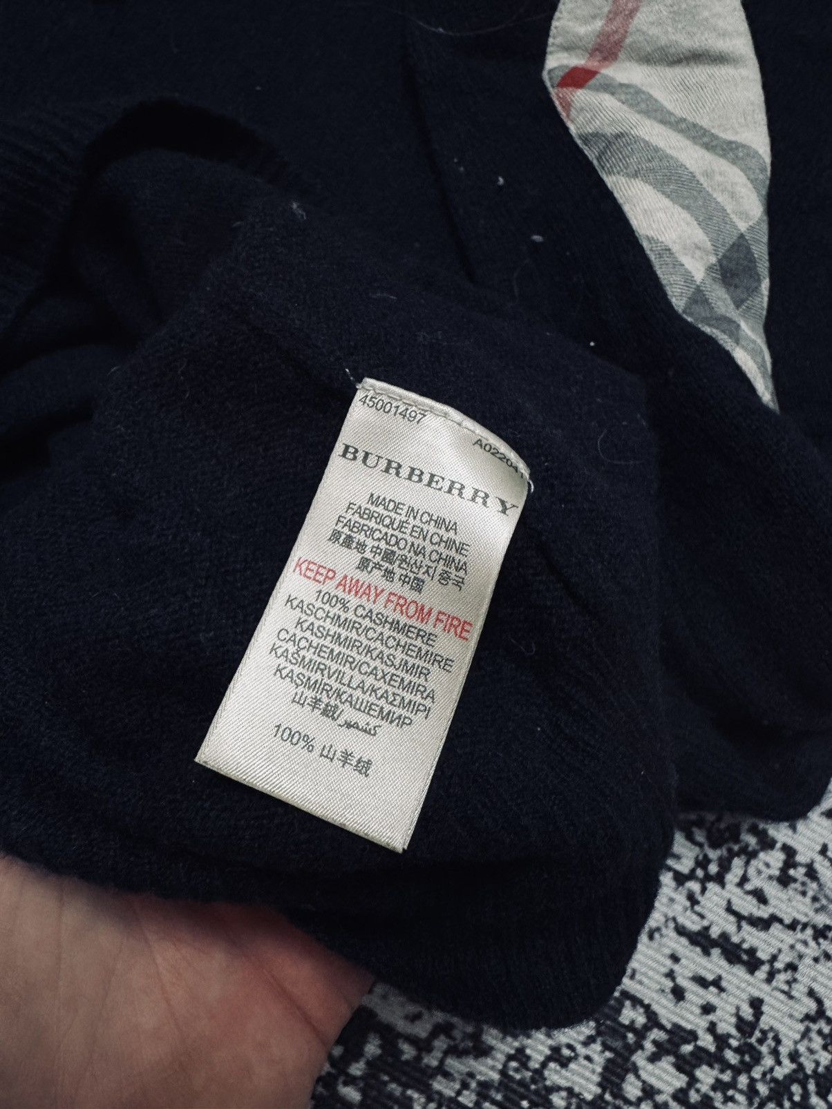 Burberry Vintage Burberry Knit Sweater Jumper Cashmere Navy M Size US M / EU 48-50 / 2 - 5 Thumbnail