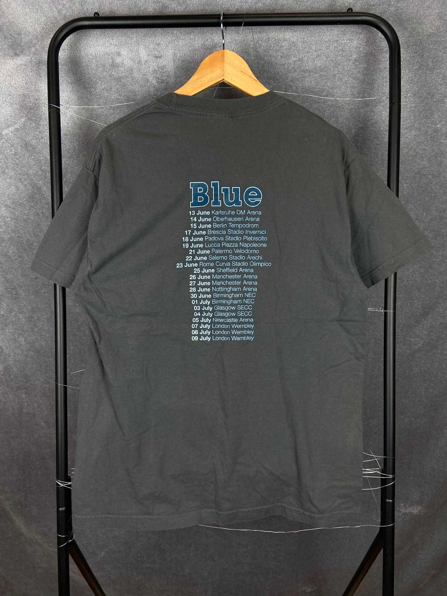Vintage Vintage 2005 Blue Band Tour Tee AAA L Concert Graphic Size US L / EU 52-54 / 3 - 4 Thumbnail