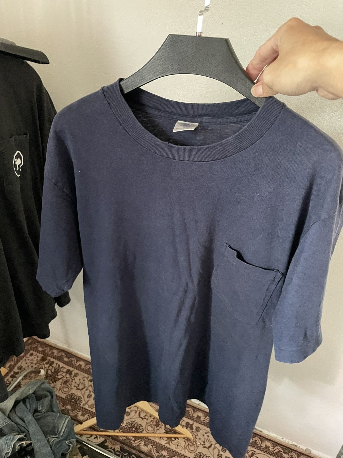Vintage 90s Minimal Pocket Tee – Soft Worn Fade Navy Size US XL / EU 56 / 4 - 4 Thumbnail