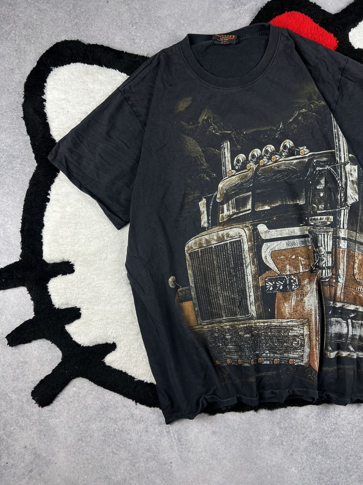 Japanese Brand Vintage High Definition Truck USA Trashed Faded Y2K Tee Size US XL / EU 56 / 4 - 2 Thumbnail