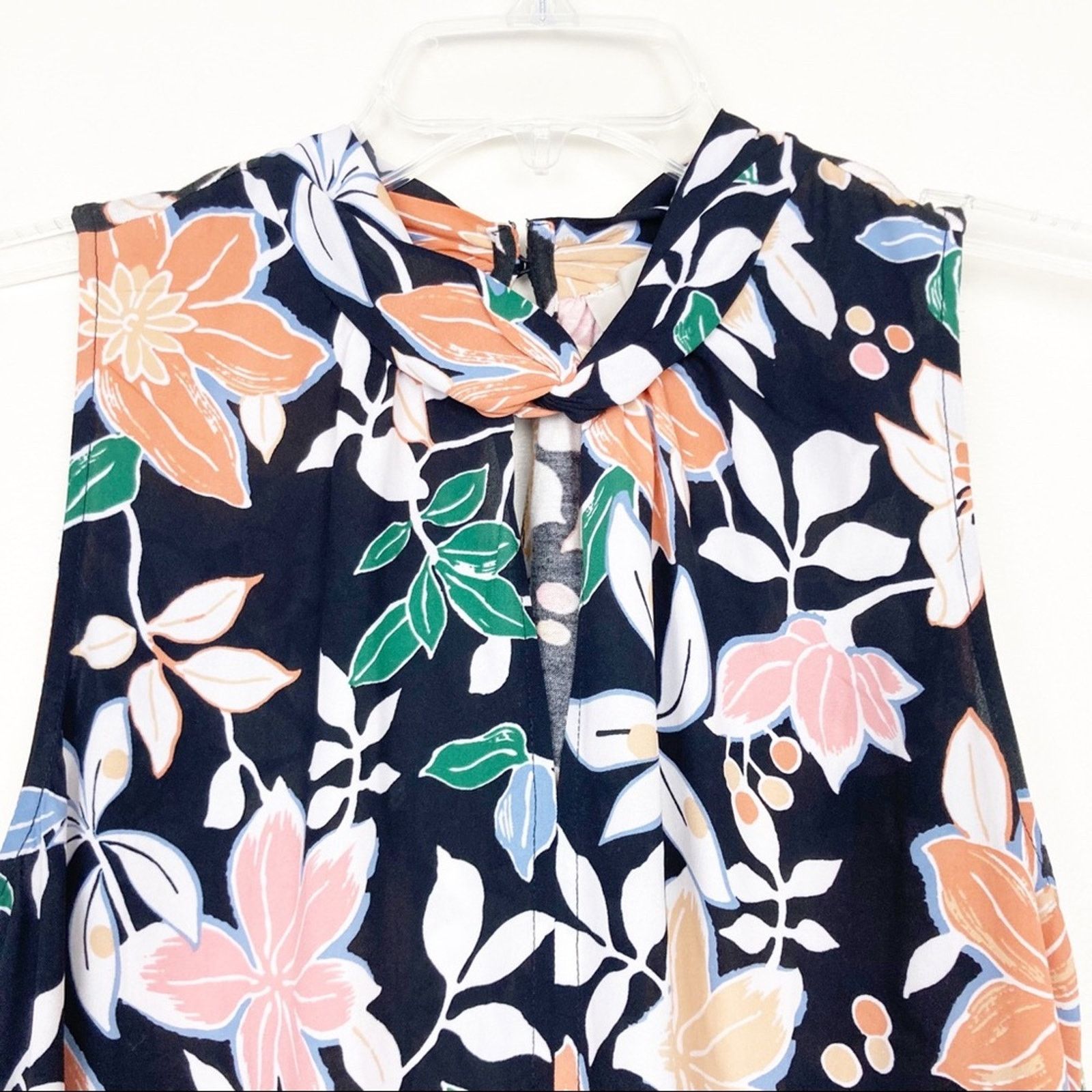 Loft Loft Floral High Neck Sleeveless Blouse Sz S Size S / US 4 / IT 40 - 2 Thumbnail