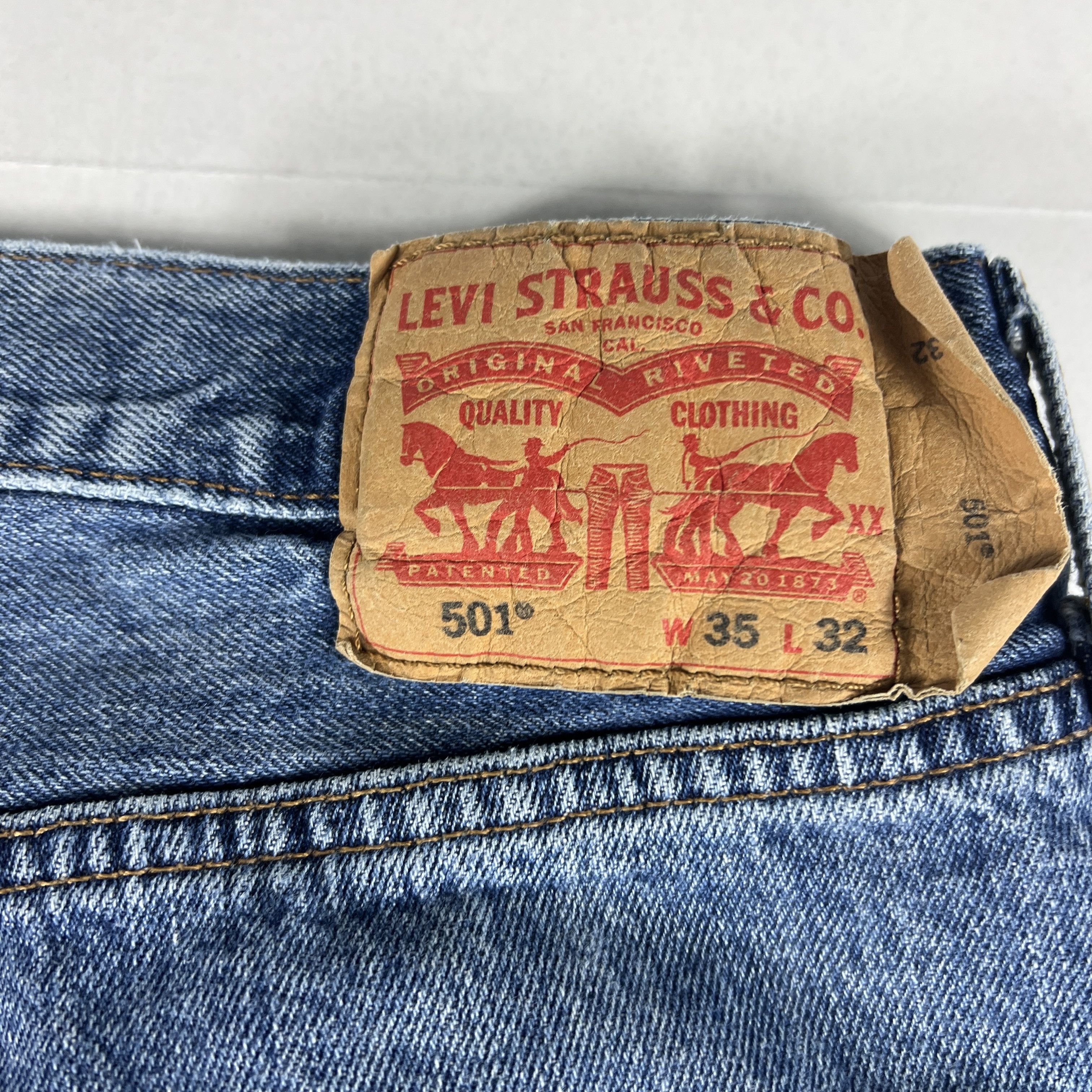 Levi's Levi's Jean Shorts 501 Straight Faded Cut Off Denim Jorts Size US 35 - 12 Thumbnail