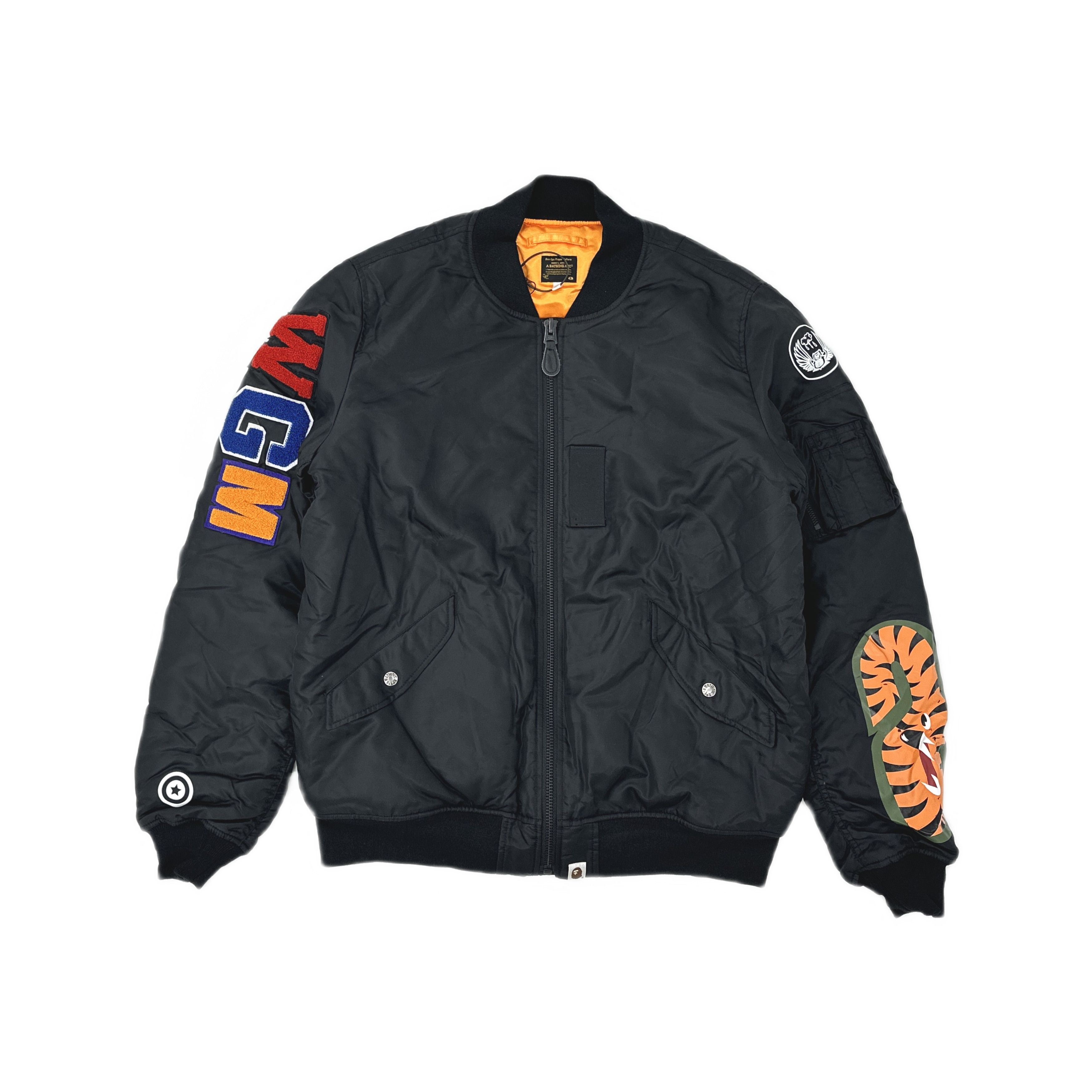 Bape A BATHING APE Shark Graphic Bomber Jacket XL Size US XL / EU 56 / 4 - 1 Thumbnail