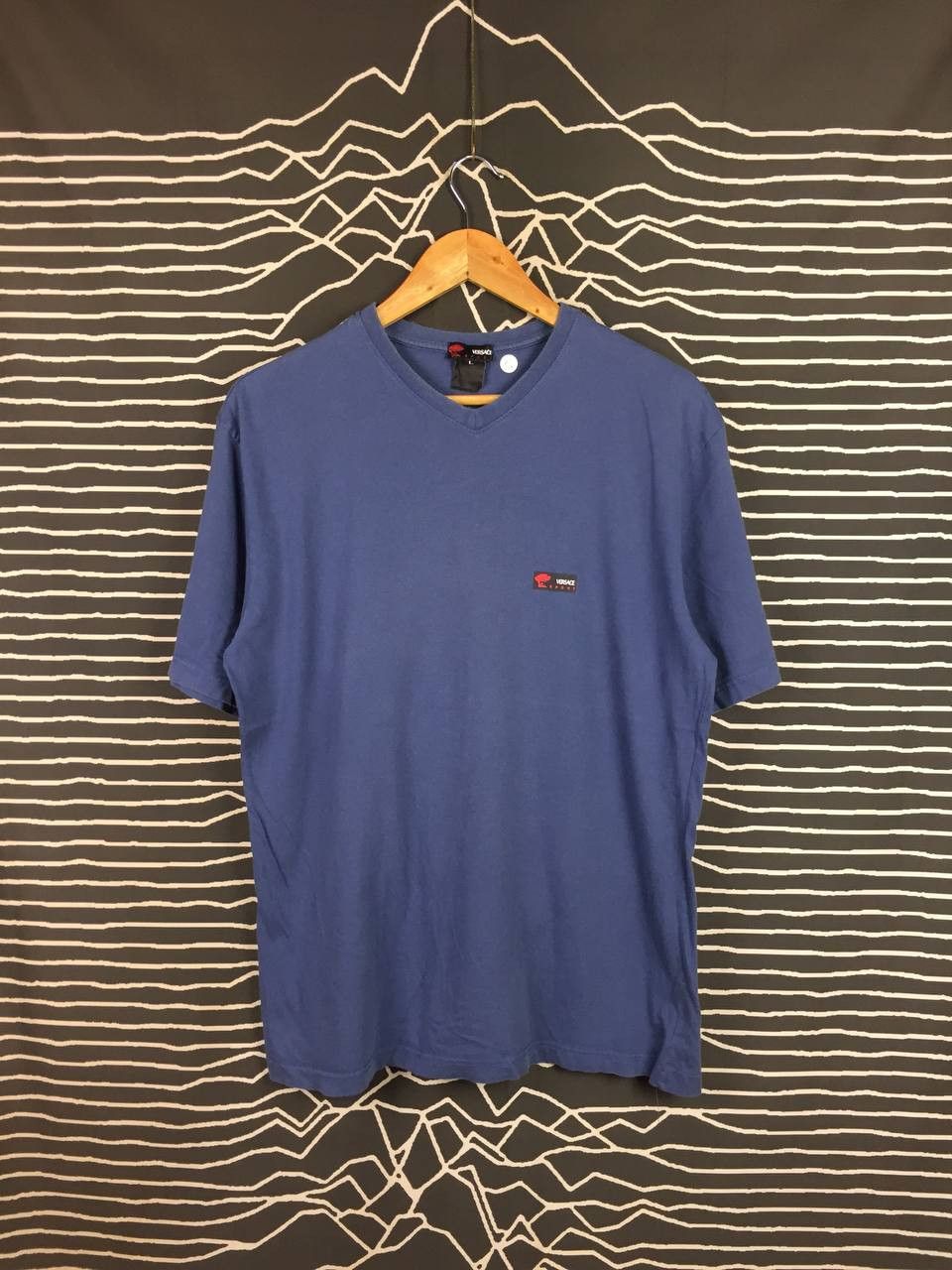 Versace Vtg Versace Sport Medusa Logo V-Neck Casual Tee Size US L / EU 52-54 / 3 - 2 Thumbnail