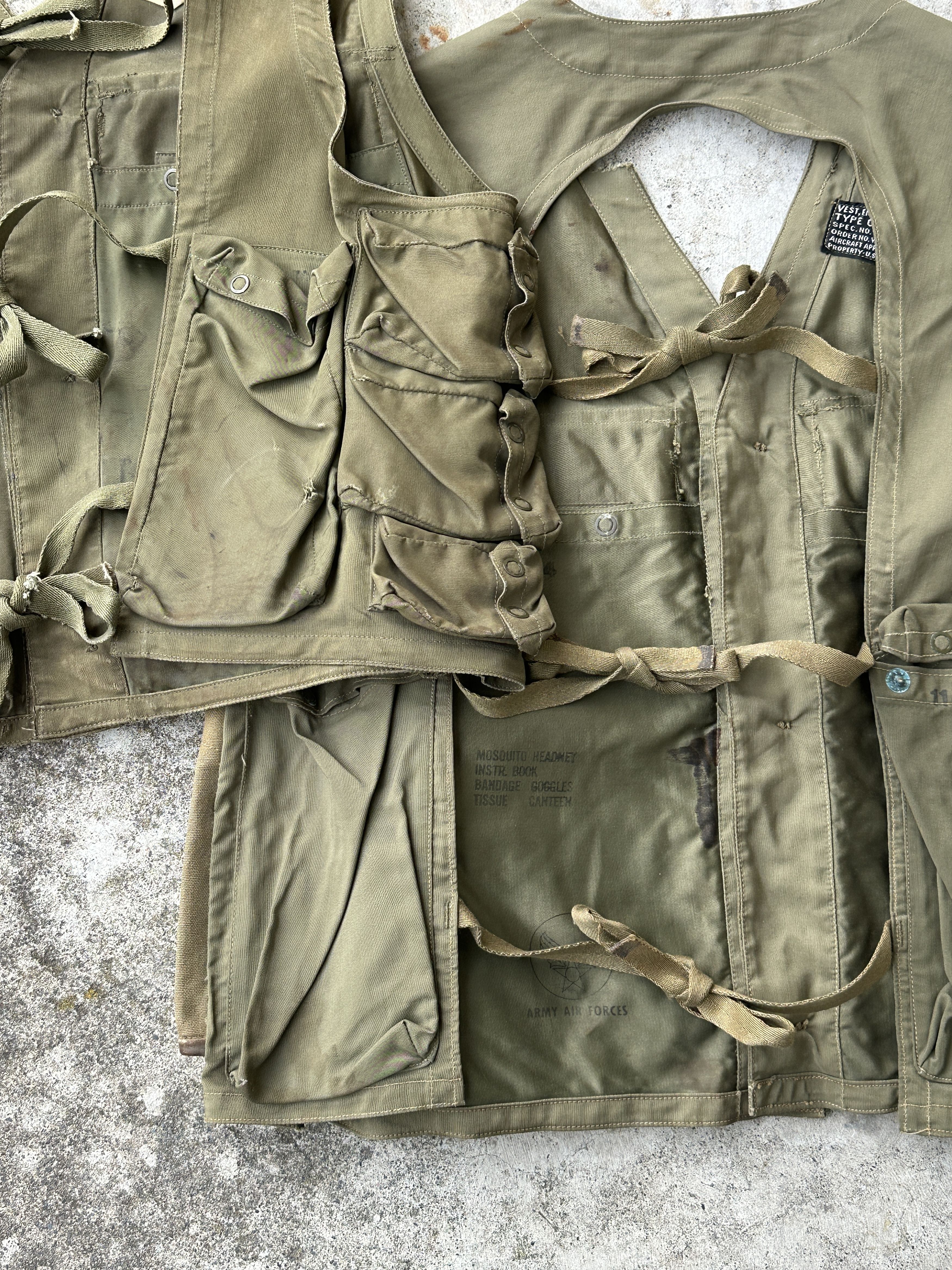 Vintage USAF Tactical C-1 Survival War trashed military army vest Size US M / EU 48-50 / 2 - 6 Thumbnail