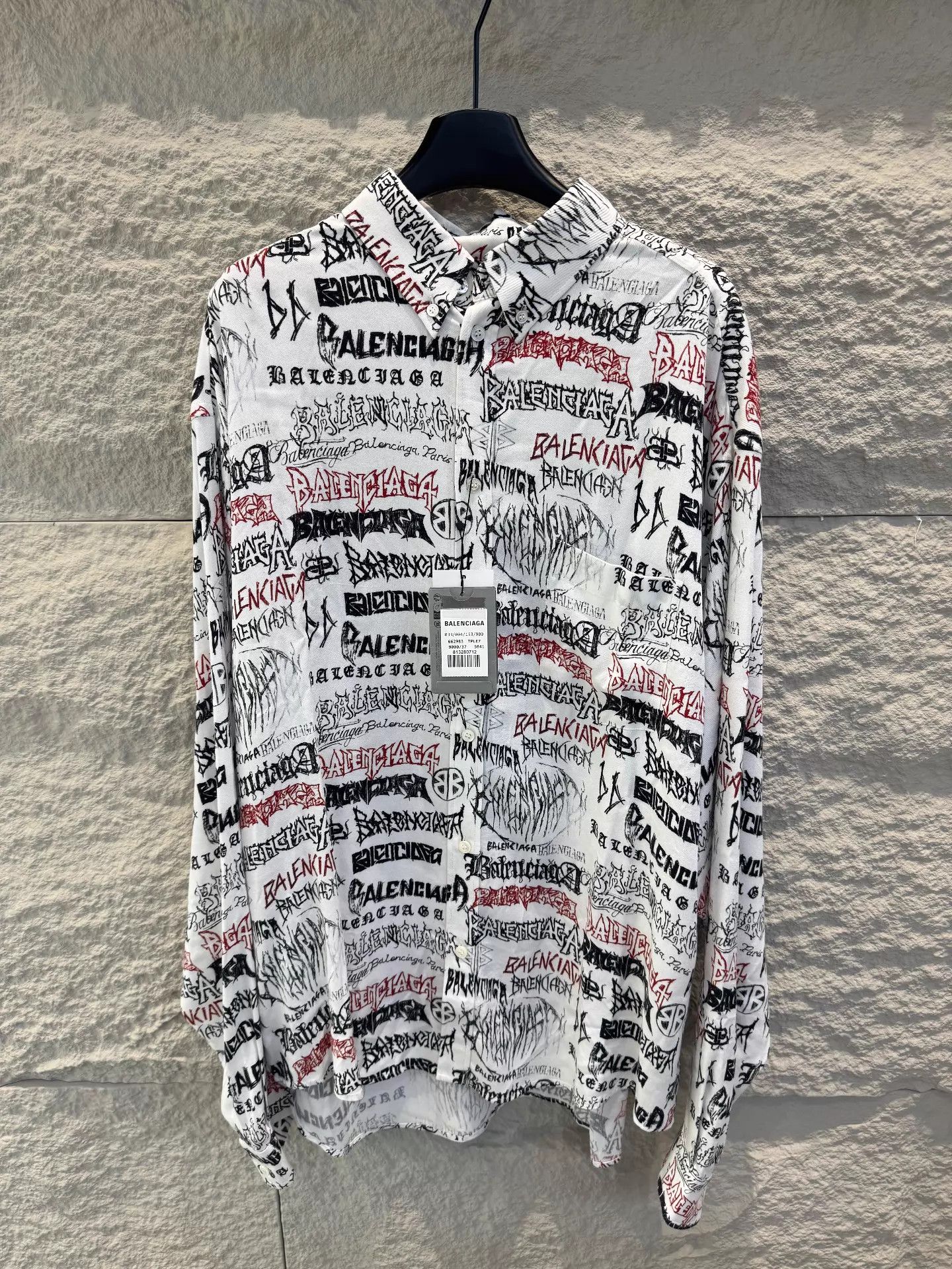 Balenciaga Balenciaga Classic Graffiti Logo Oversized Tee size 37 Size US XS / EU 42 / 0 - 1 Thumbnail