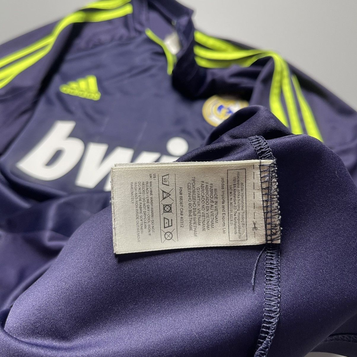 Adidas REAL MADRID 2012/2013 FOOTBALL AWAY JERSEY #7 RONALDO Size US S / EU 44-46 / 1 - 10 Thumbnail