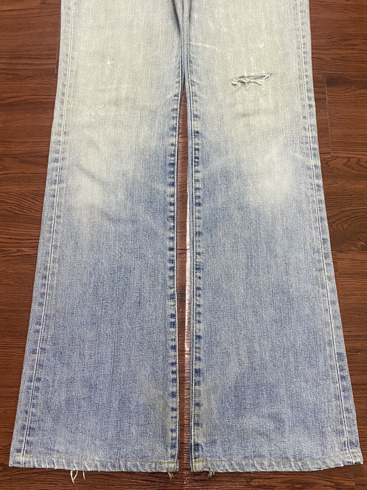 Japanese Brand Vintage Uniqlo Faded Wash Distressed Flare Style Jeans Size US 32 / EU 48 - 5 Thumbnail