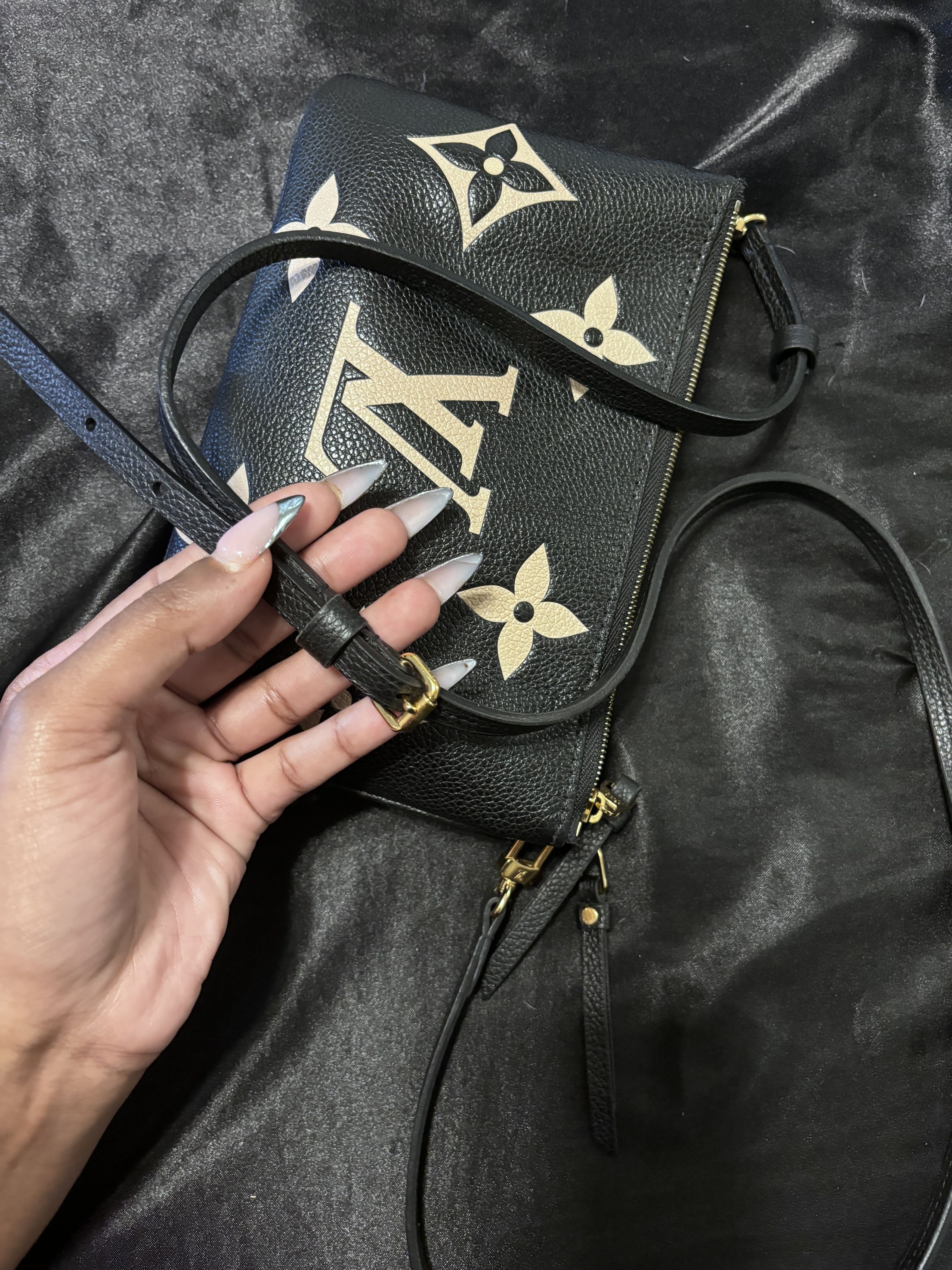 Louis Vuitton Louis Vuitton Crossbody Monogram Bag Size ONE SIZE - 1 Thumbnail