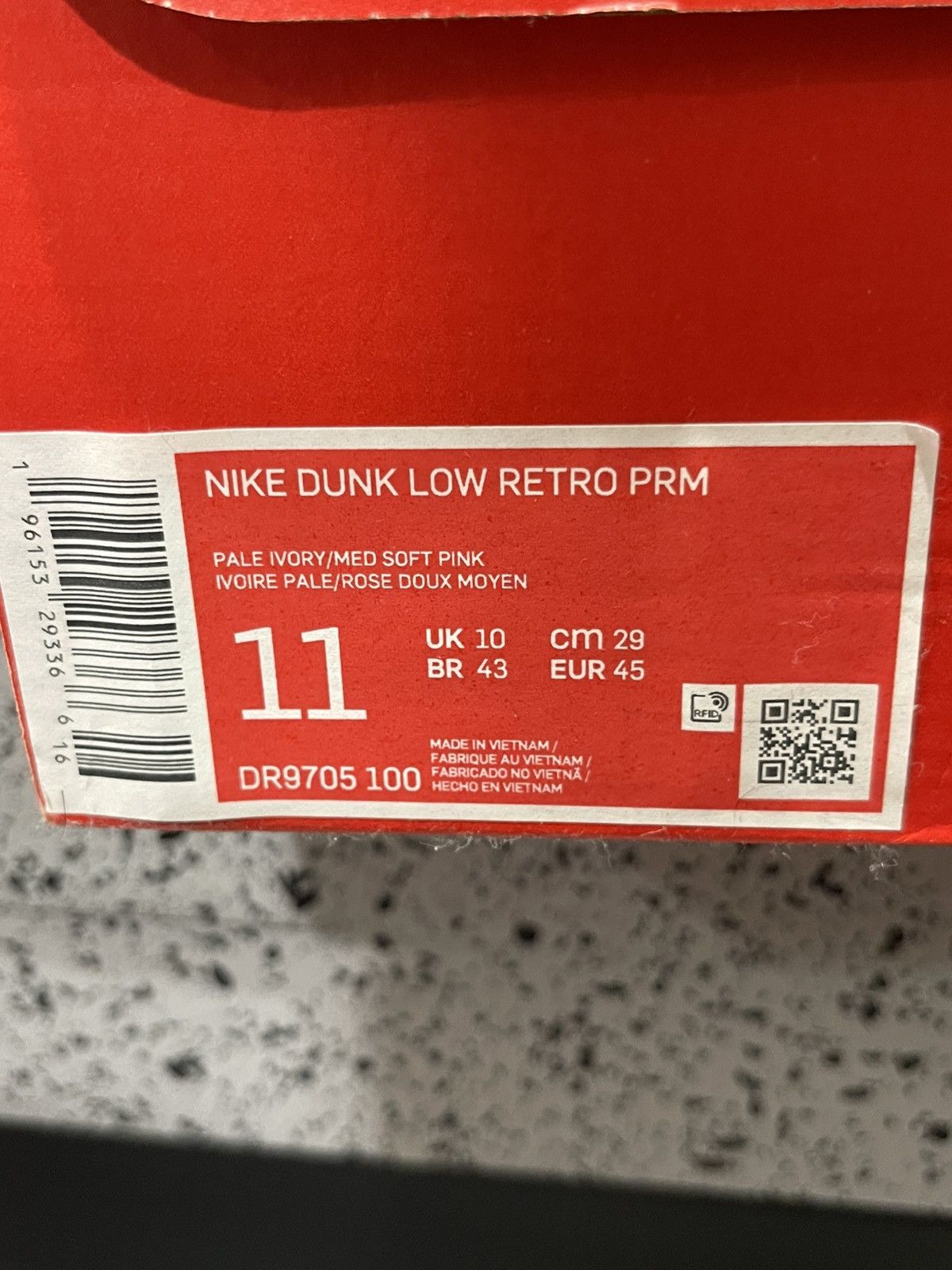 Nike Nike Dunk Low Retro PRM Valentine’s Day 2023 Size US 11 / EU 44 - 9 Thumbnail