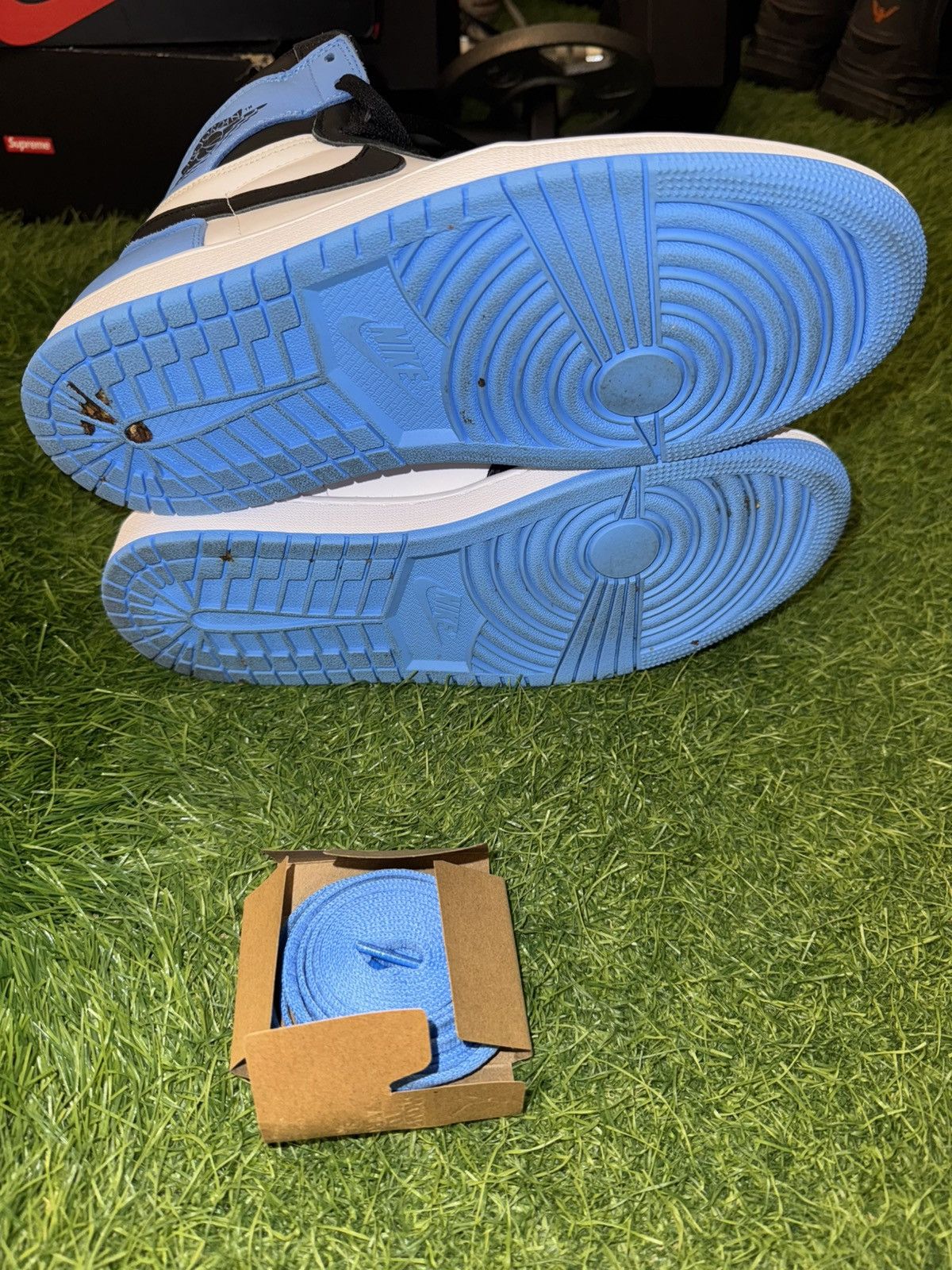Jordan Brand × Nike Air Jordan 1 Retro High OG 'UNC Toe' Sneakers Size US 9 / EU 42 - 2 Thumbnail