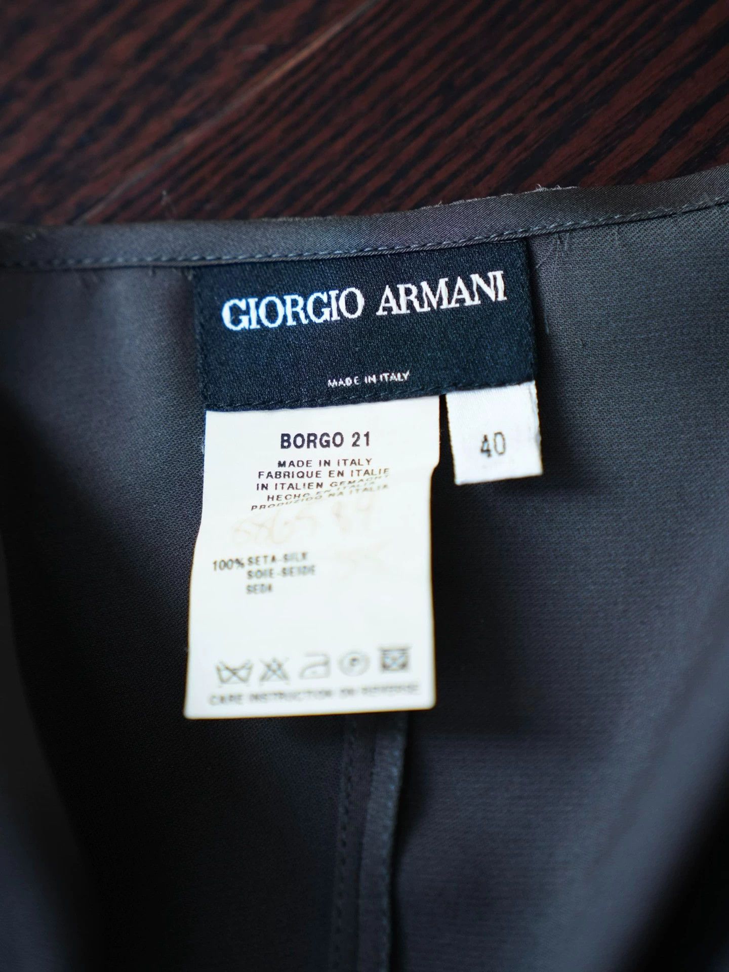 Giorgio Armani Giorgio Armani Vtg Silk Tin Gray Shirt (Italy) Size 27" / US 4 / IT 40 - 8 Thumbnail