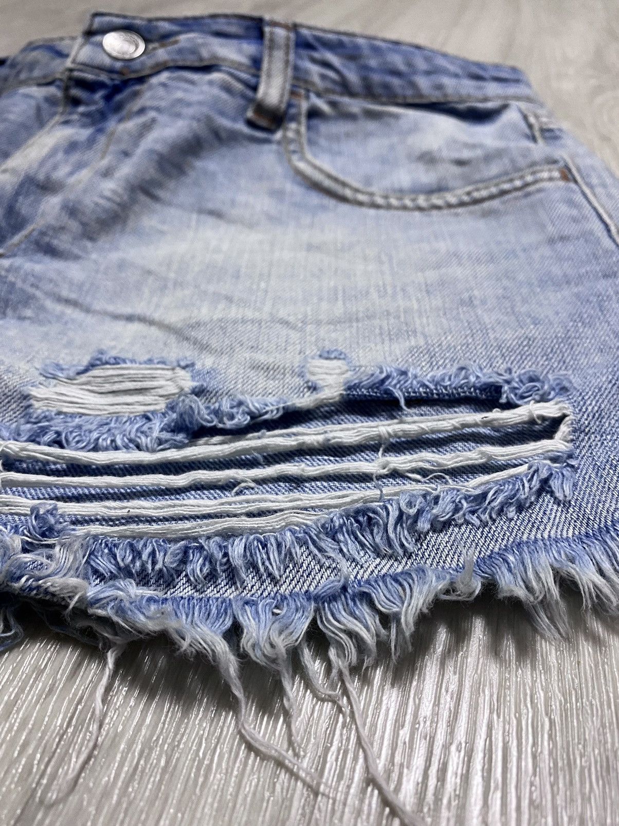 Dolce & Gabbana Women’s D&G Washed Blue Torn Fringed Distressed Denim Shorts Size 26" / US 2 / IT 38 - 4 Thumbnail
