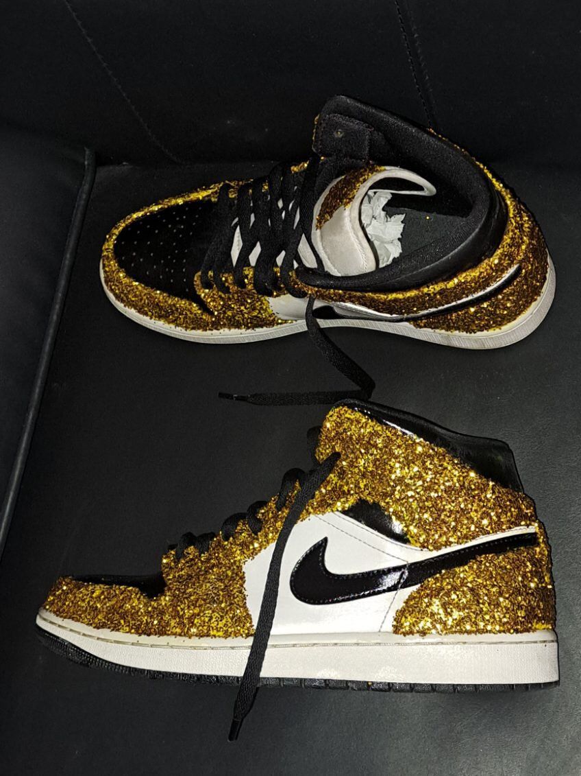 Nike Jordan 1 gold Size US 9.5 / EU 42-43 - 3 Thumbnail
