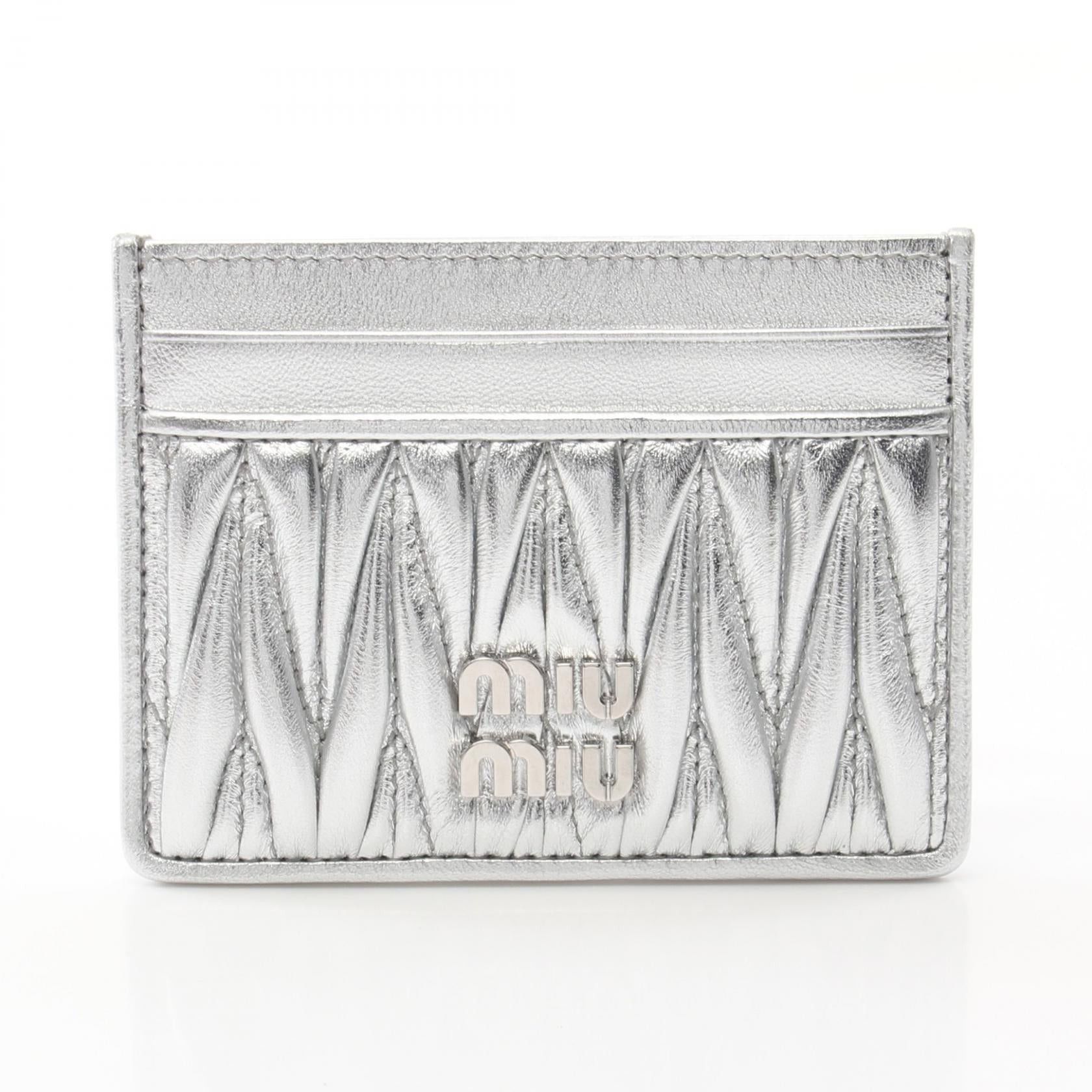 Miu Miu Miu Miu Matelasse Card Case Leather Silver Size ONE SIZE - 1 Thumbnail