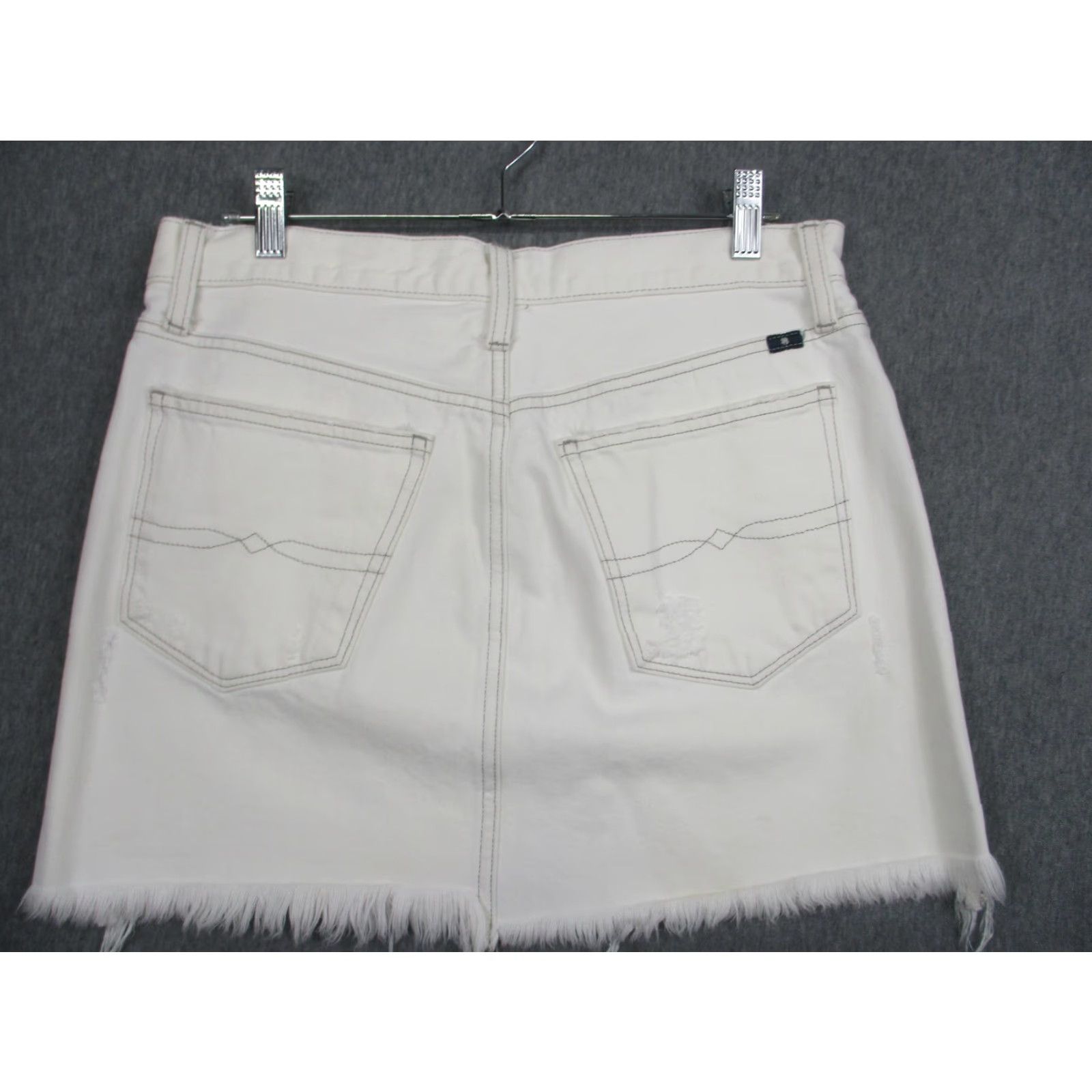 Lucky Brand Lucky Brand Skirt Womens 6 Short White Mini Denim Distressed Fringe Pockets Slit Zip Casual Size 28" / US 6 / IT 42 - 5 Thumbnail