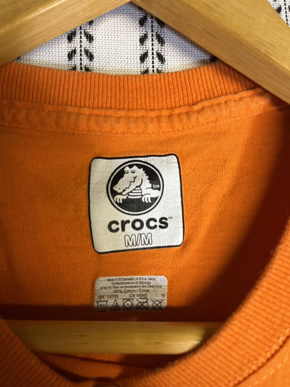 Crocs Early 2000s Crocs Logo Tee Sz M Size US M / EU 48-50 / 2 - 2 Thumbnail