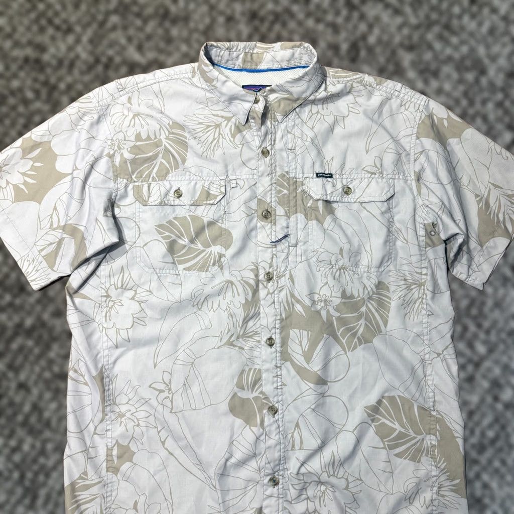 Patagonia Patagonia Shirt Mens L Floral Hawaiian Fishing Lighweight 54234 Sol Patrol C4-1 Size US L / EU 52-54 / 3 - 1 Thumbnail